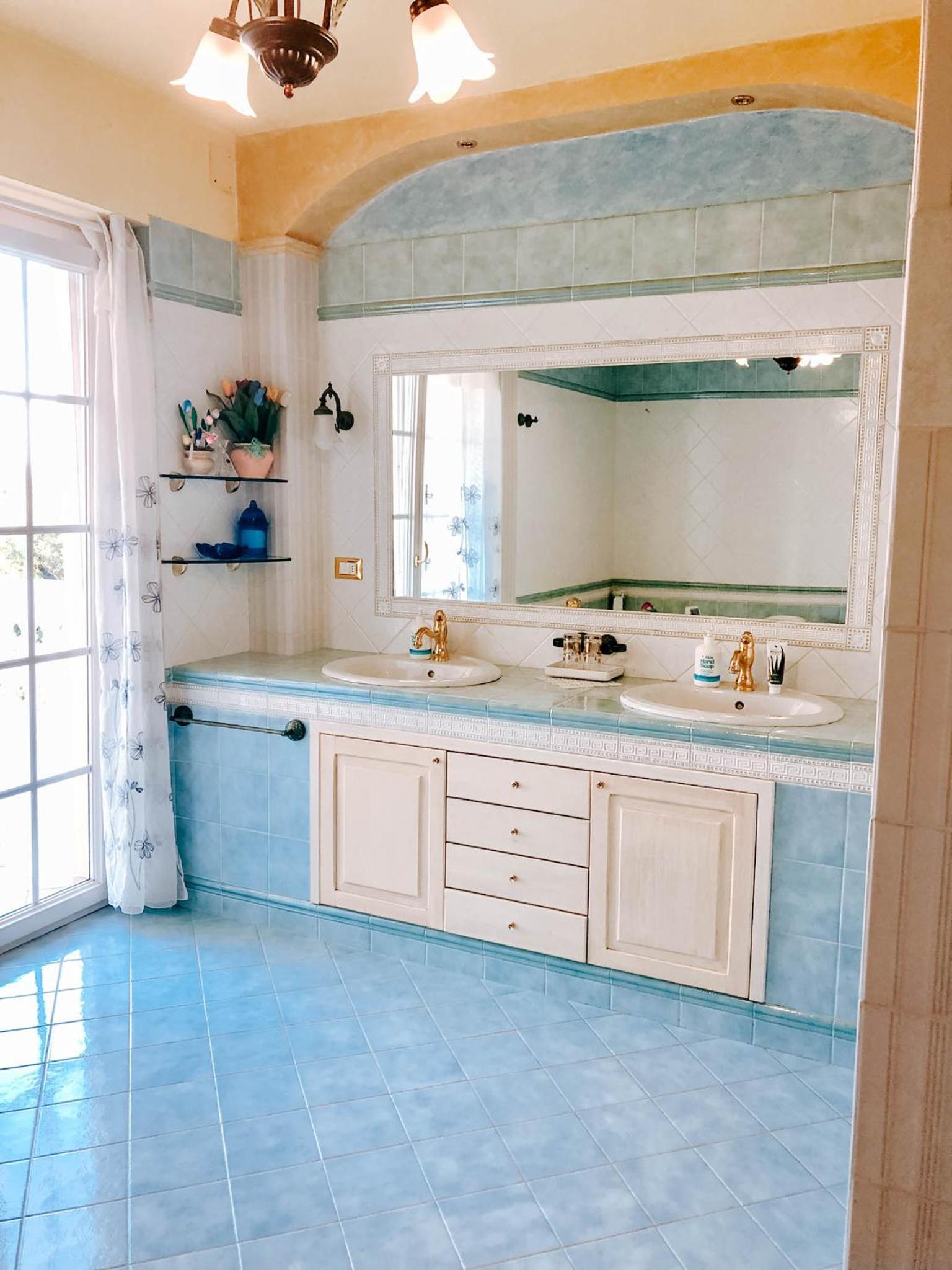 Luxury Triple Room - Photo 2