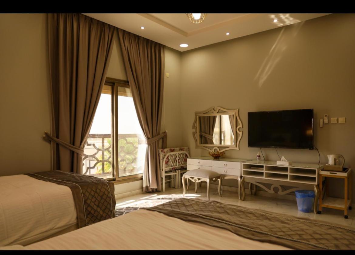 Royal Five-Bedroom Villa with Private Pool and Beach photo 2