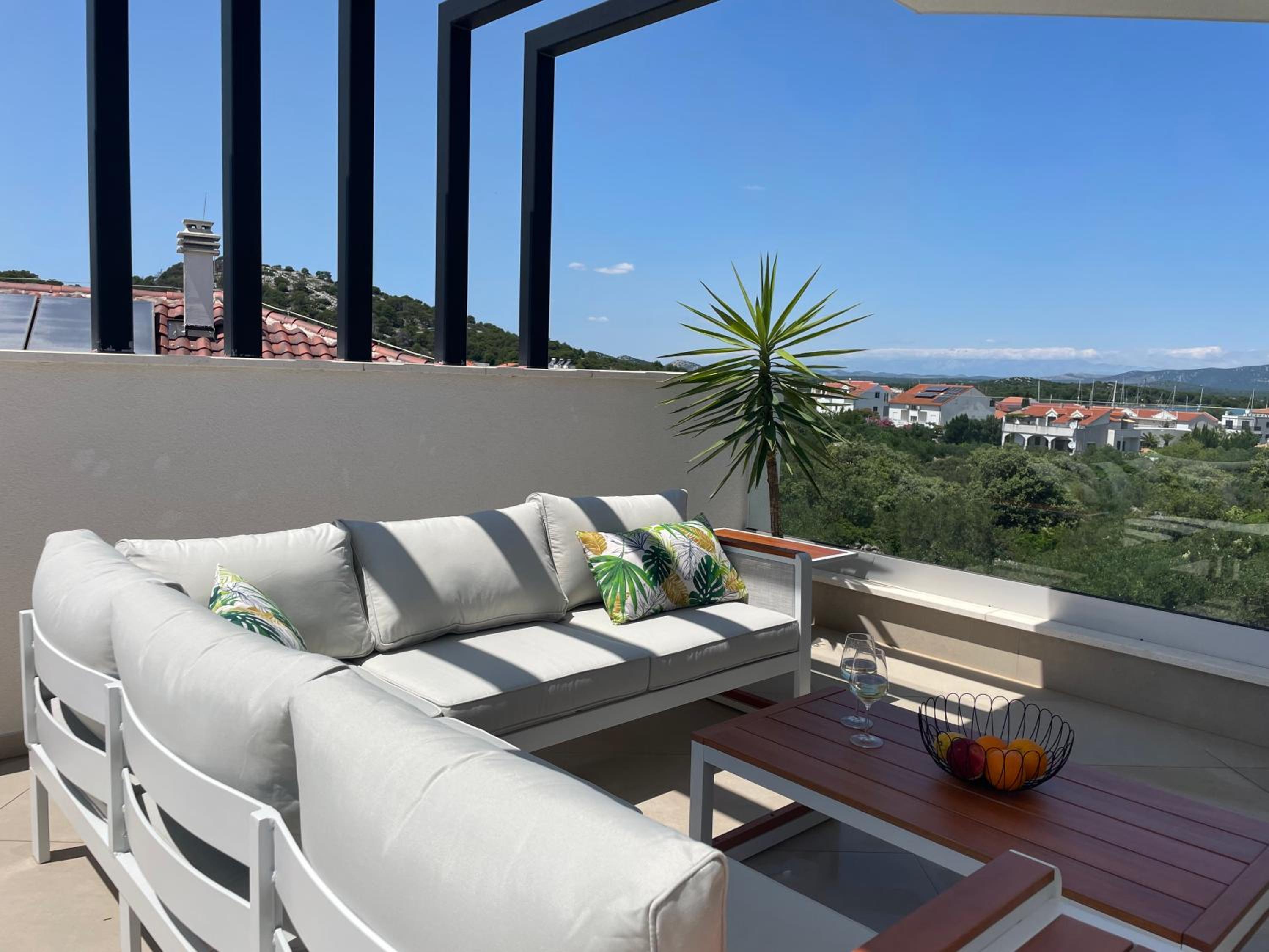 Villa photo 2