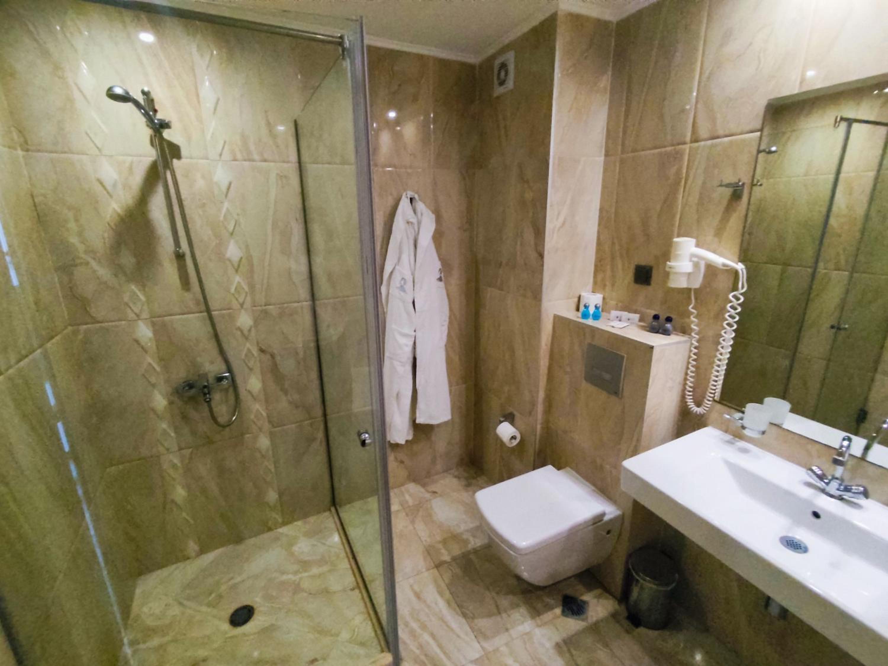 Double Room with Sea View - Photo 9
