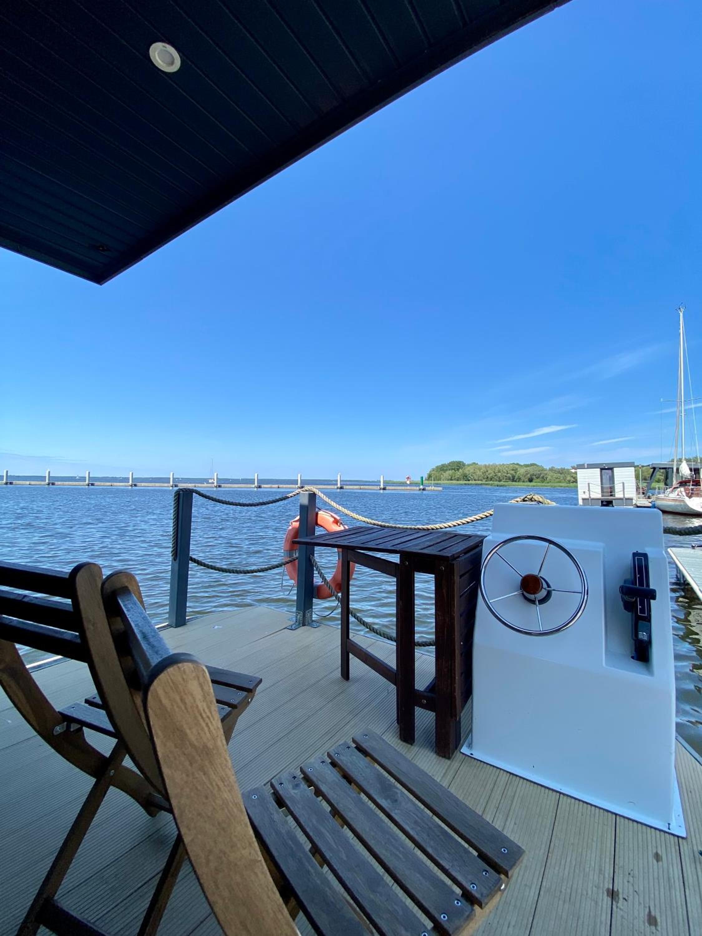 Floating Houseboat Nikson photo 3