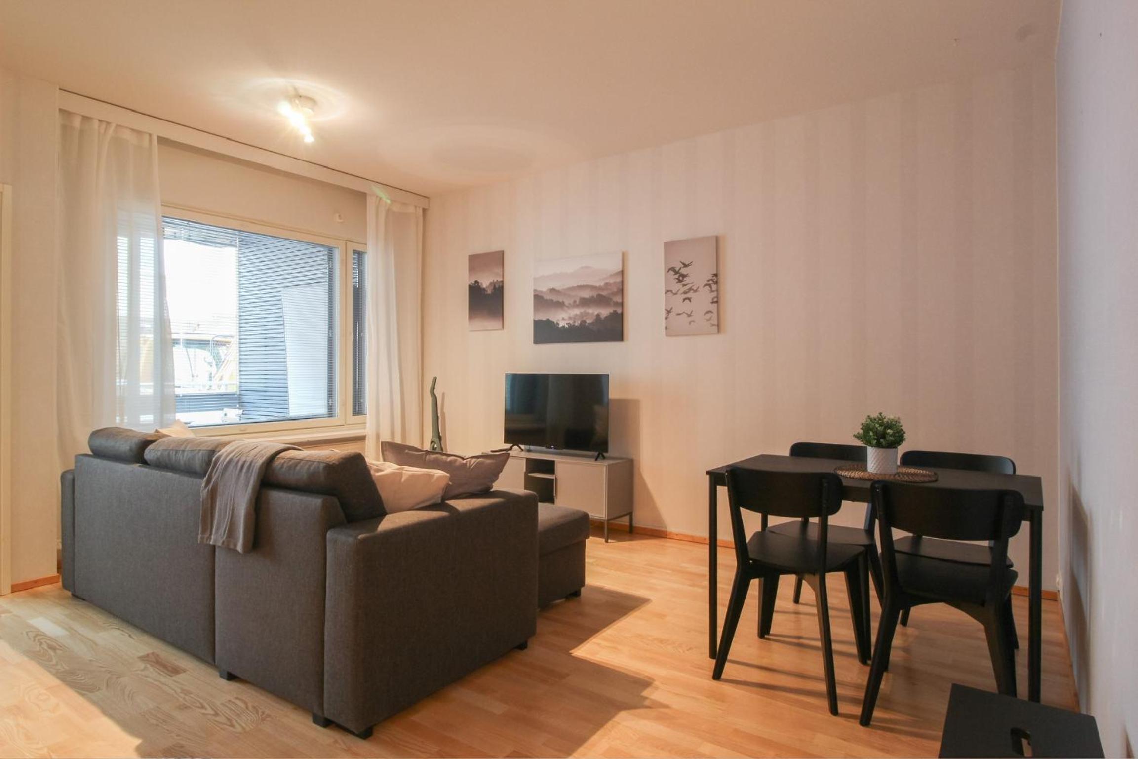 One-Bedroom Apartment photo 1