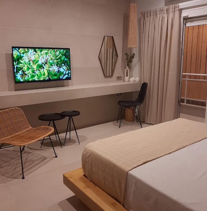 Deluxe Room - Photo 18