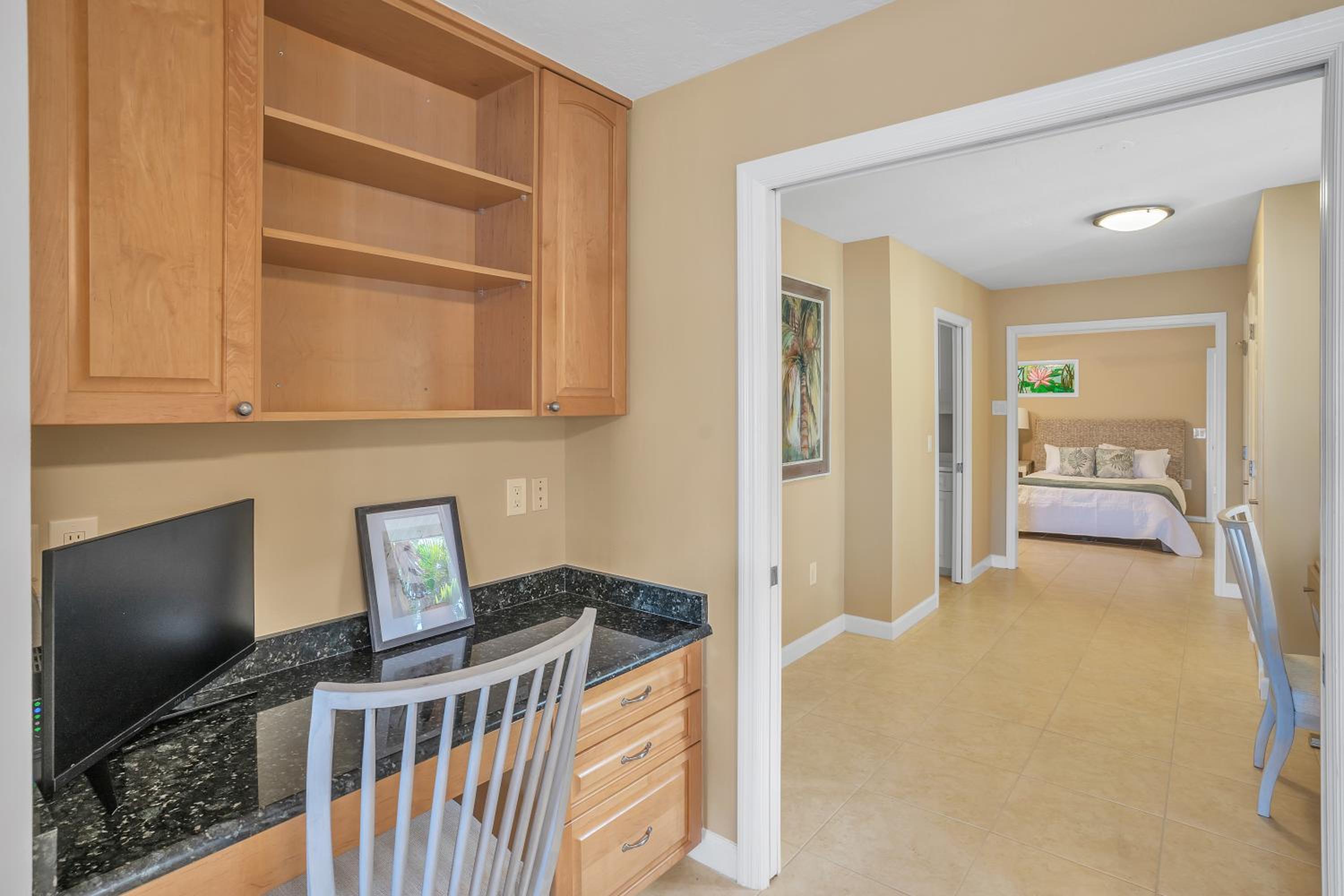 Five-Bedroom House photo 1