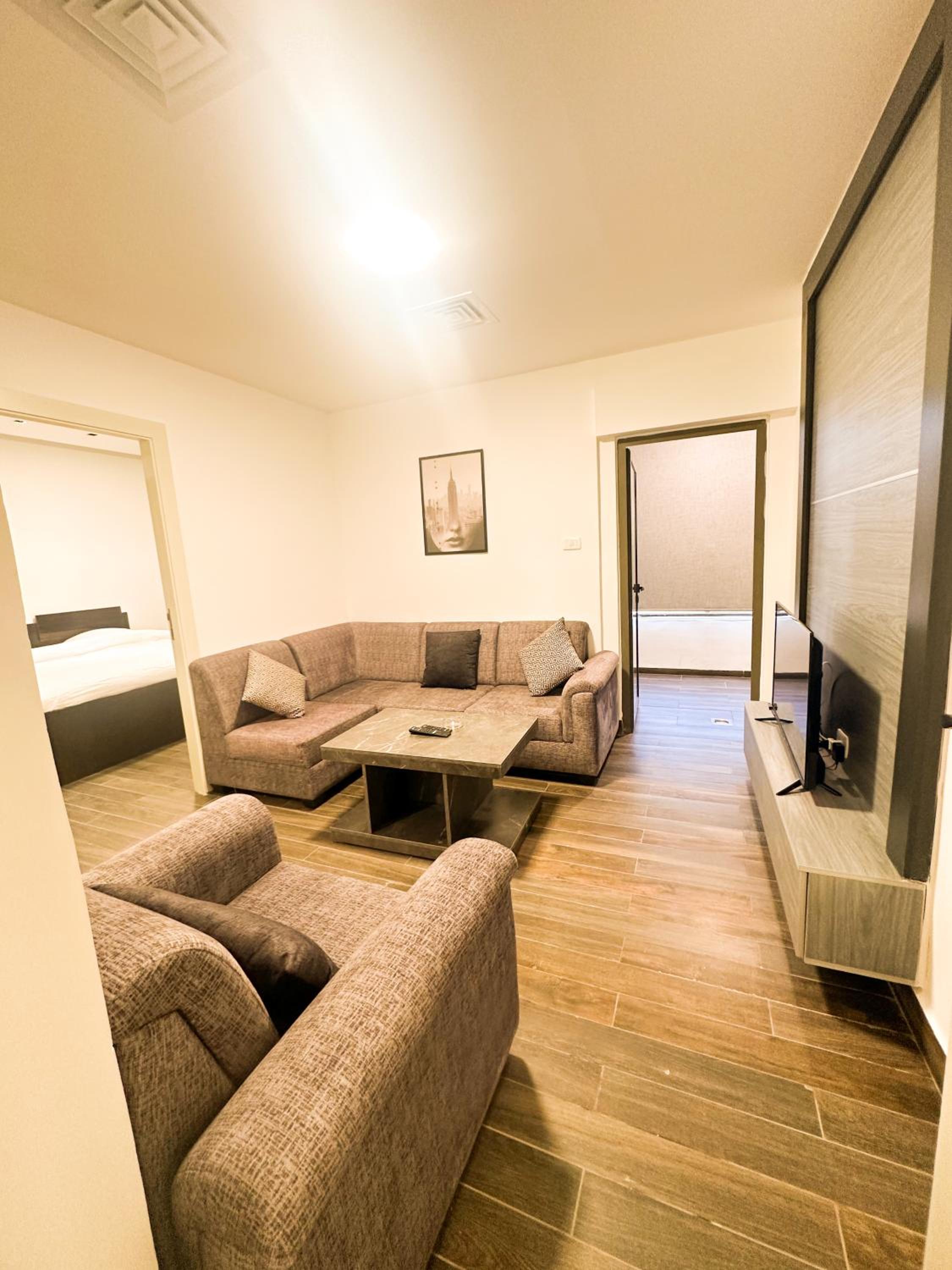 One-Bedroom Apartment photo 1