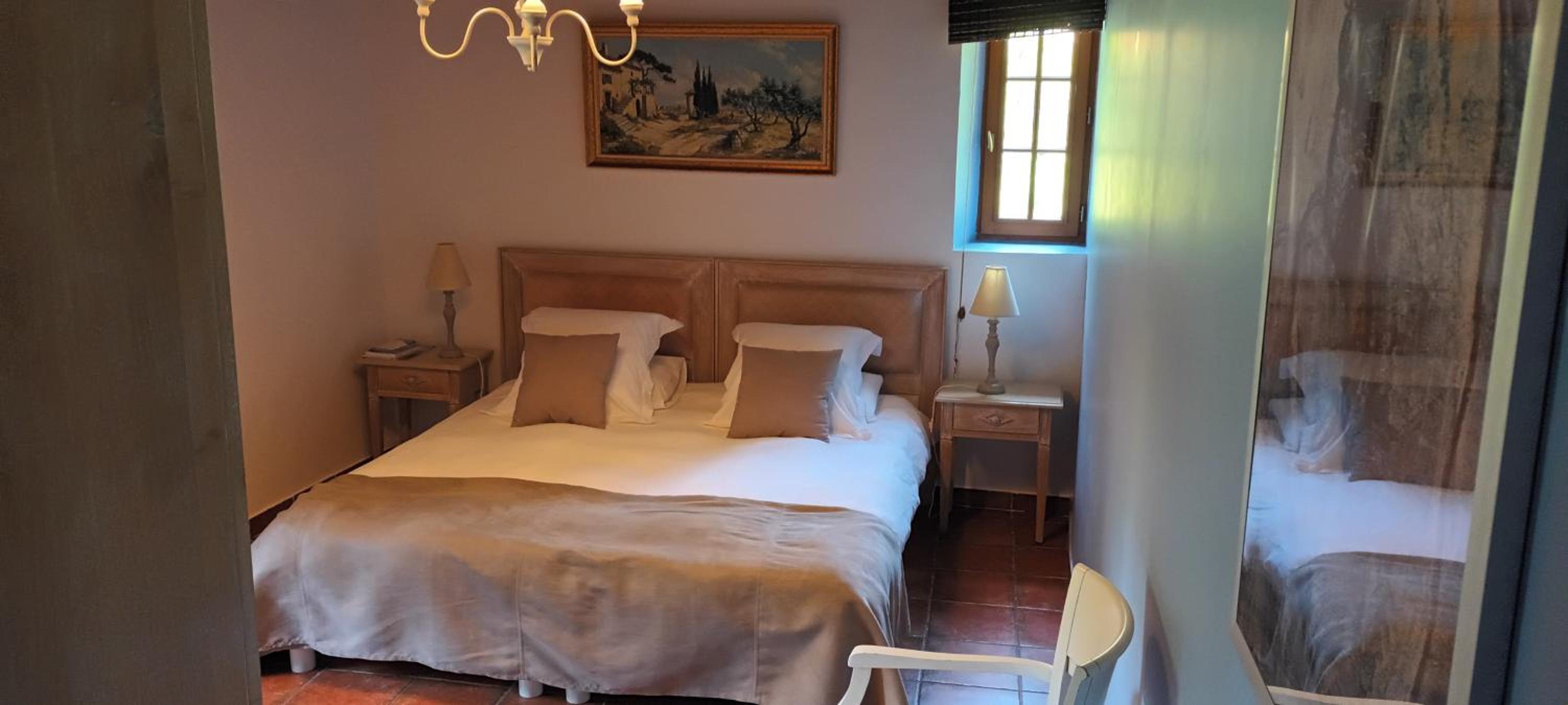 Deluxe Double or Twin Room photo 3