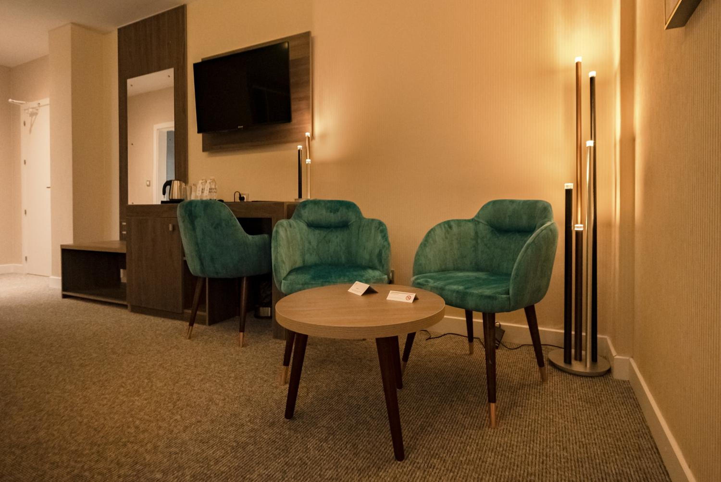 Standard Twin Room - Photo 2