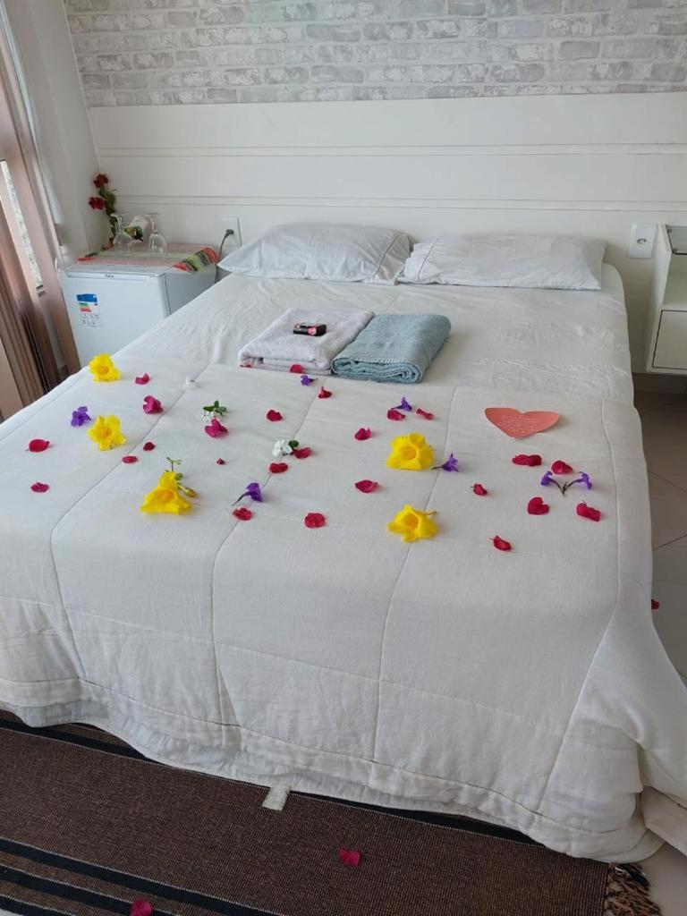 Queen Suite with Spa Bath photo 3
