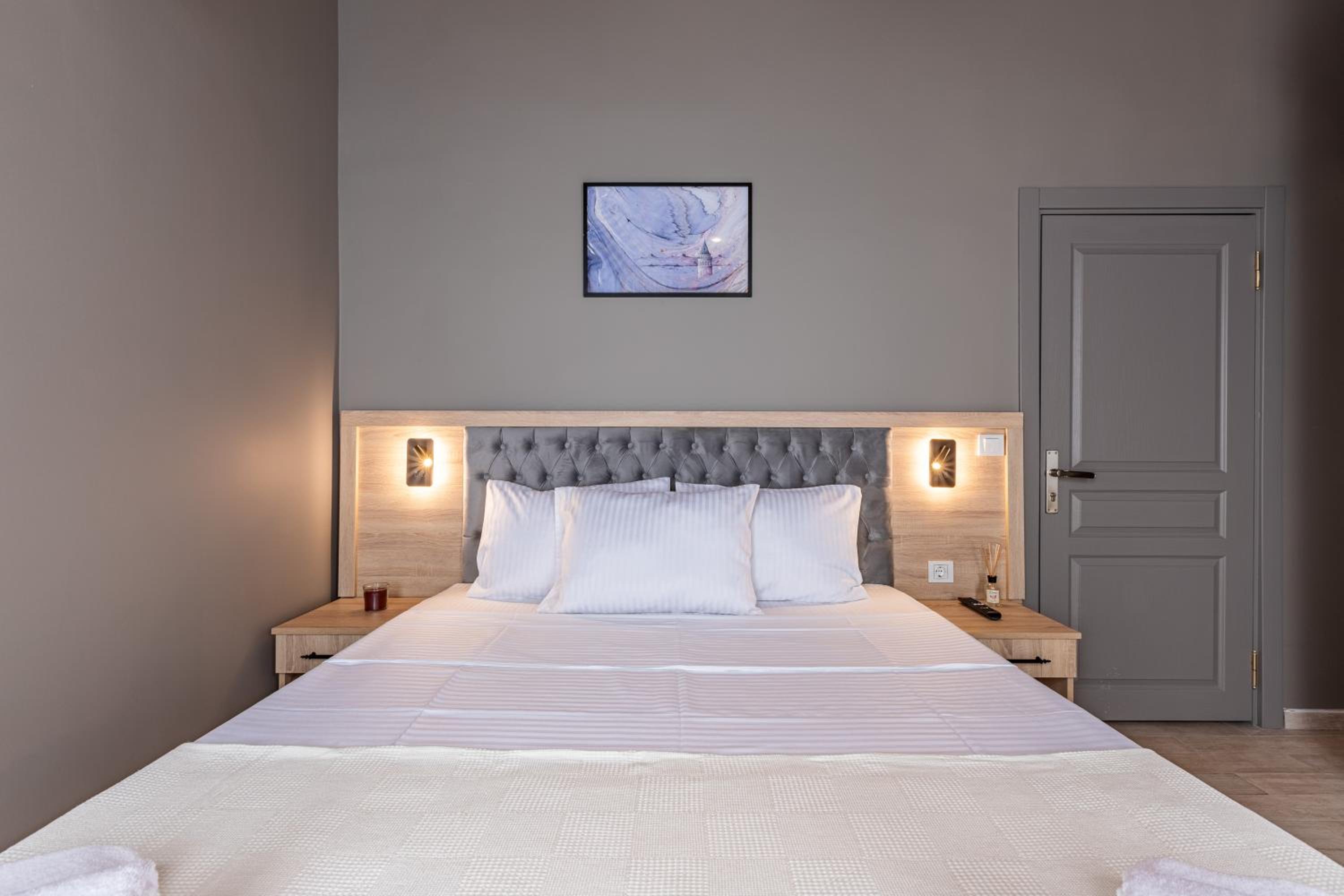 Deluxe King Room photo 2