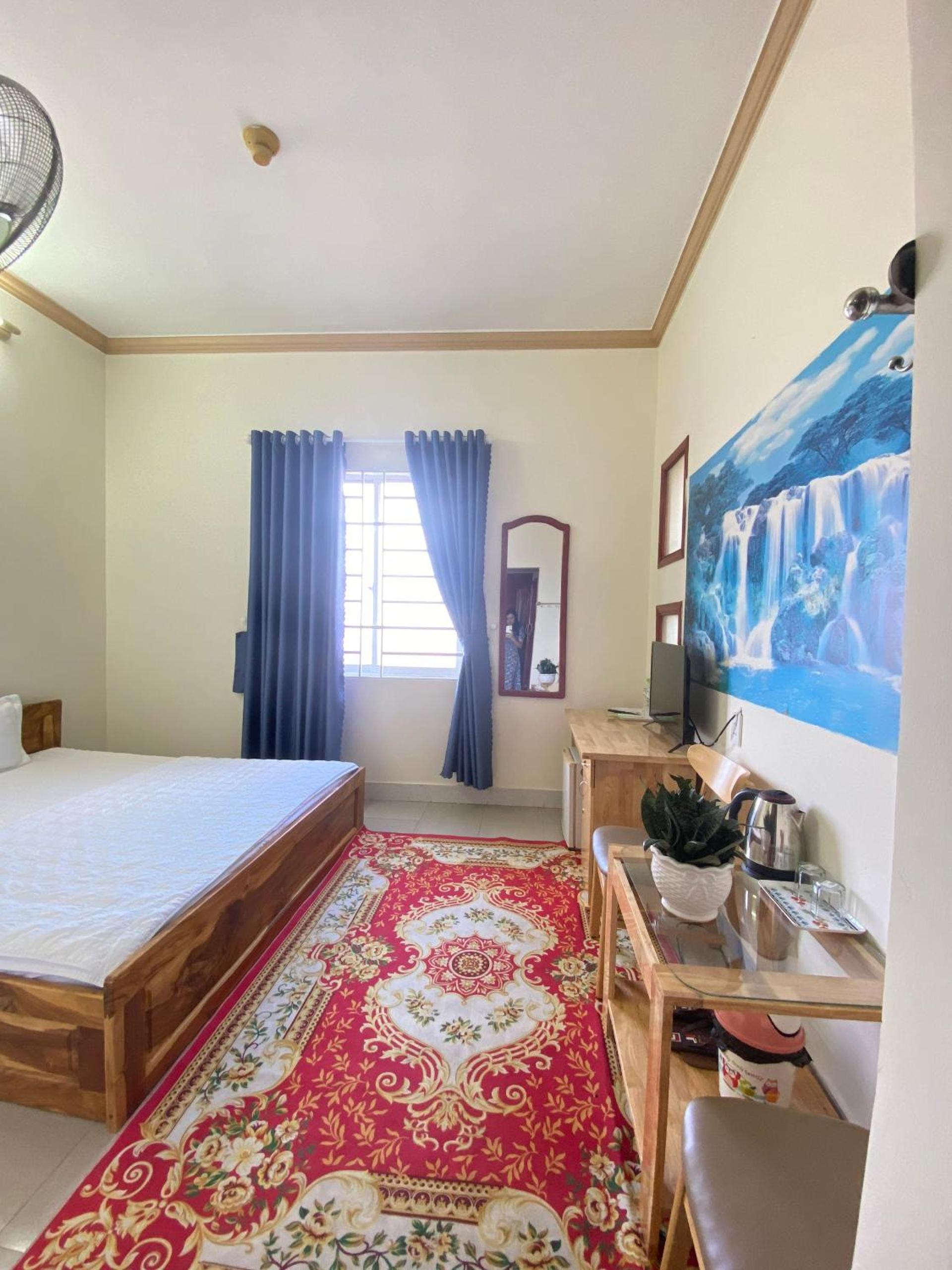 Standard King Room photo 2