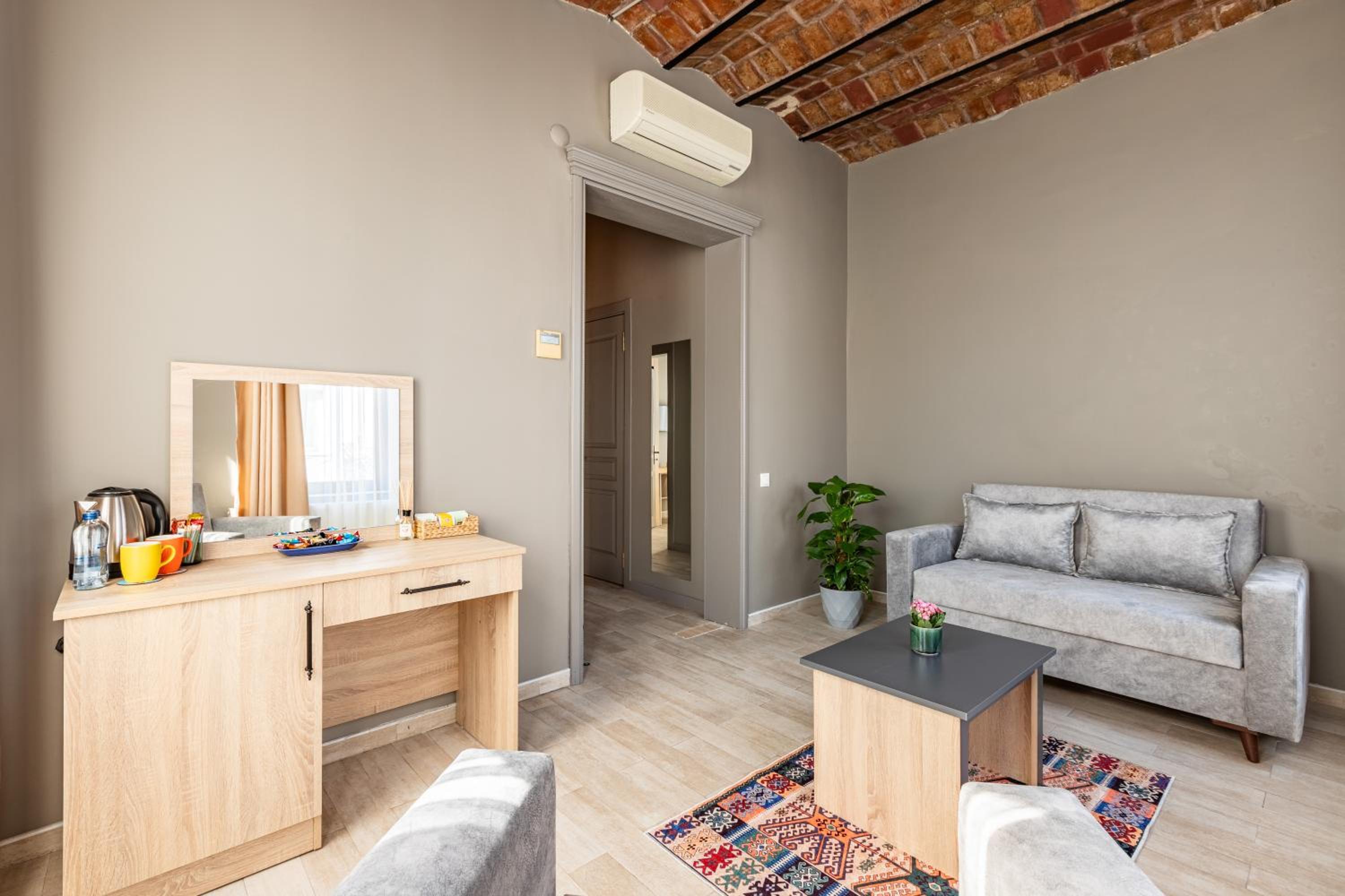 Deluxe Triple Room photo 2