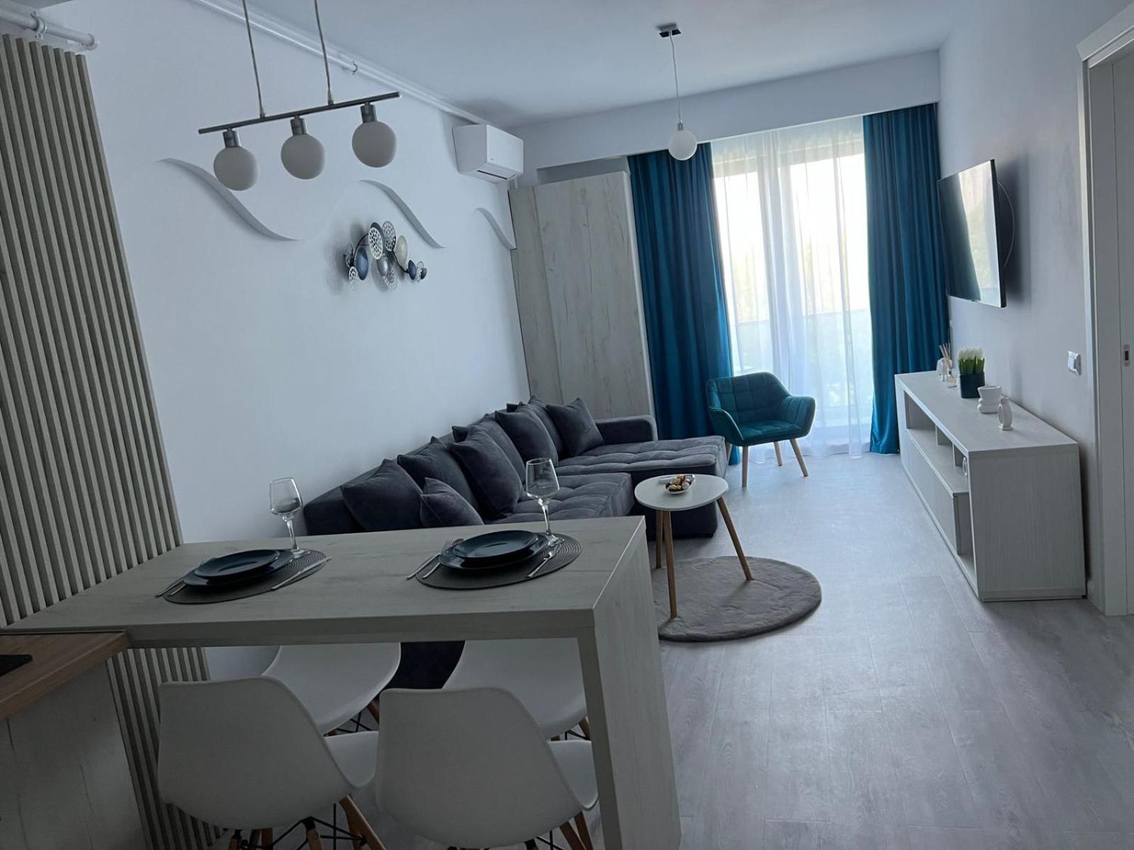 One-Bedroom Apartment photo 1
