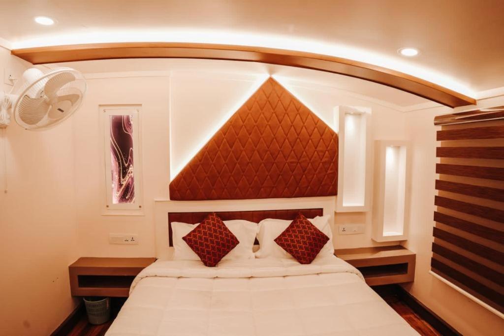 Premium Room Full Time A/C with Complimentary Hi-Tea