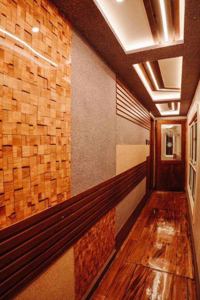 Premium Room Full Time A/C with Complimentary Hi-Tea