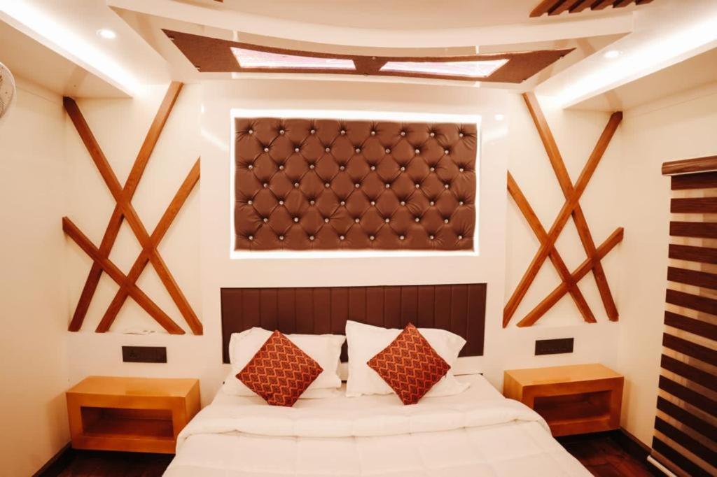 Premium Room Full Time A/C with Complimentary Hi-Tea