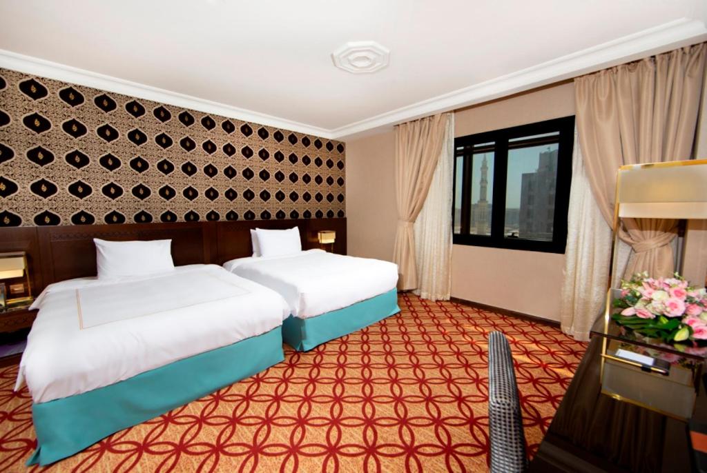Executive Suite Queen Beds With Haram View photo 2
