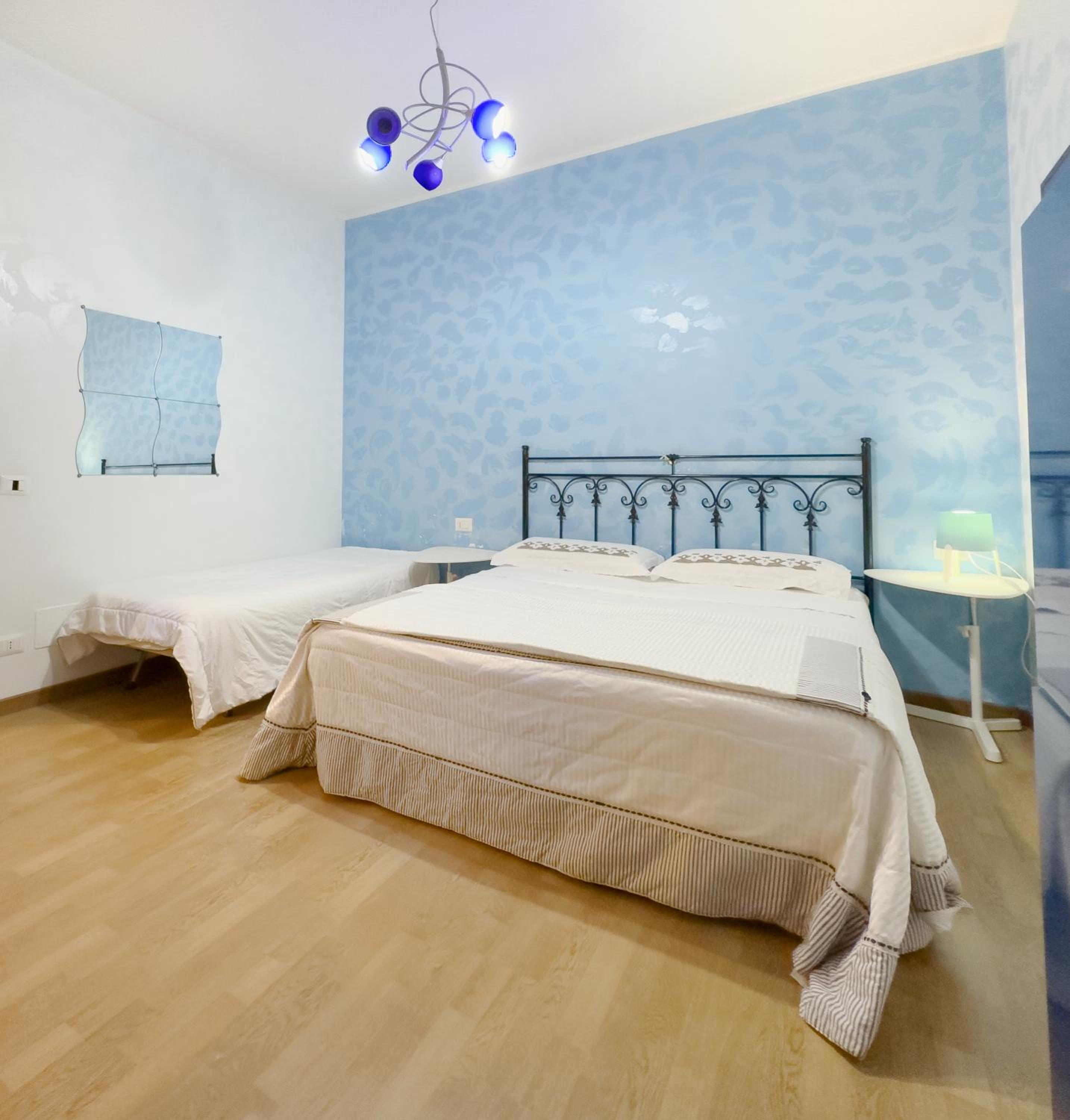 One-Bedroom House photo 1