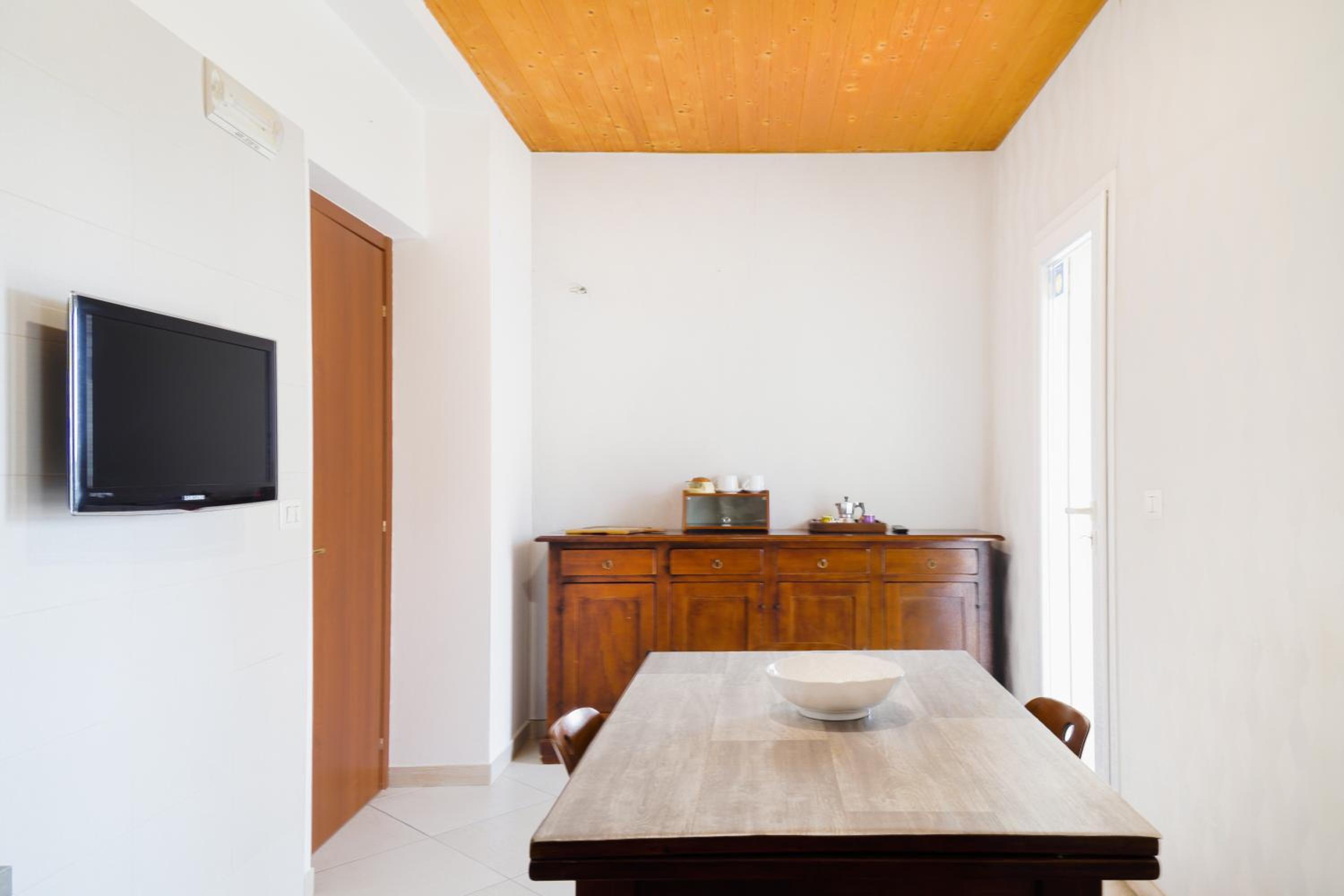 Two-Bedroom House photo 3