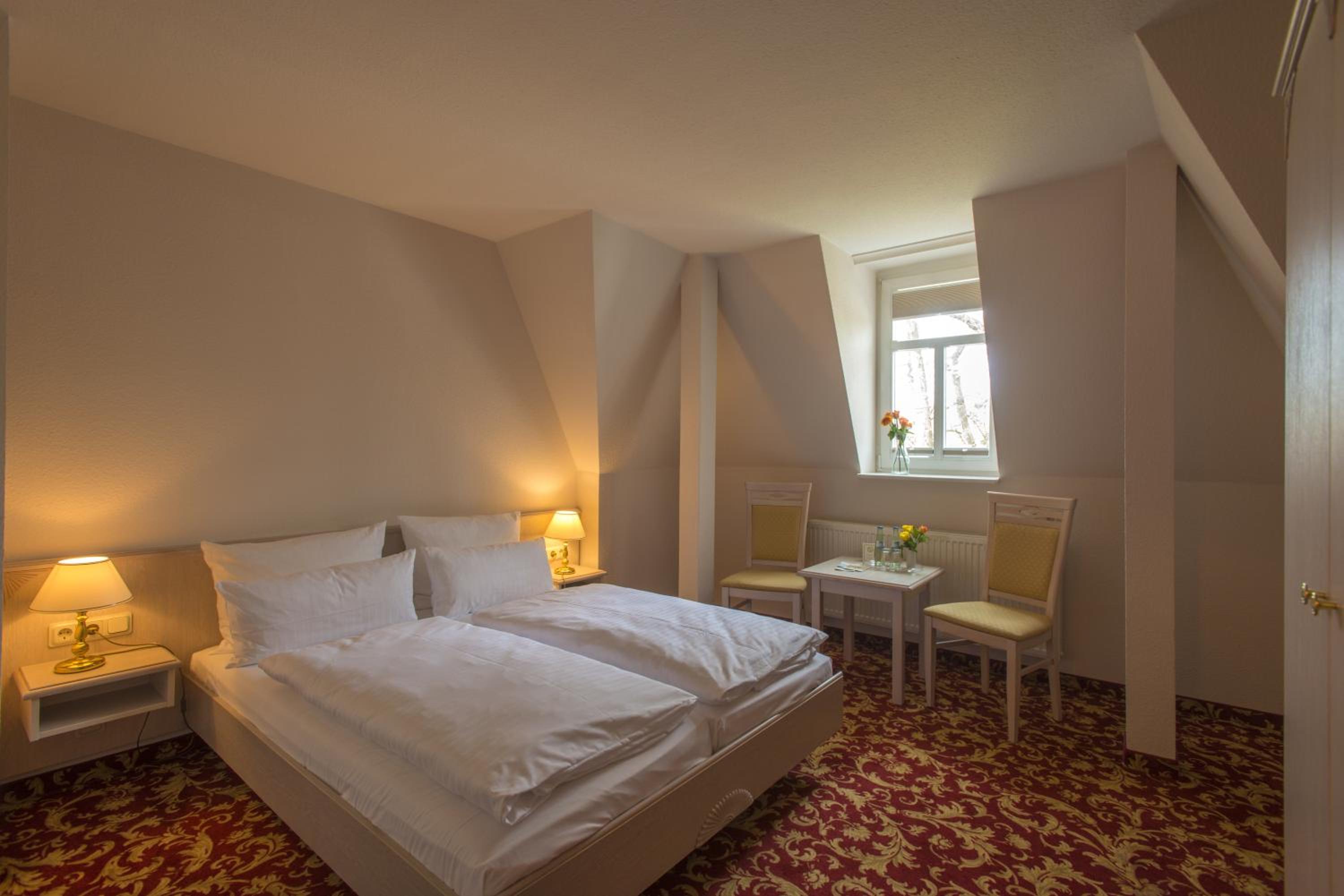 Small Double Room - Photo 2