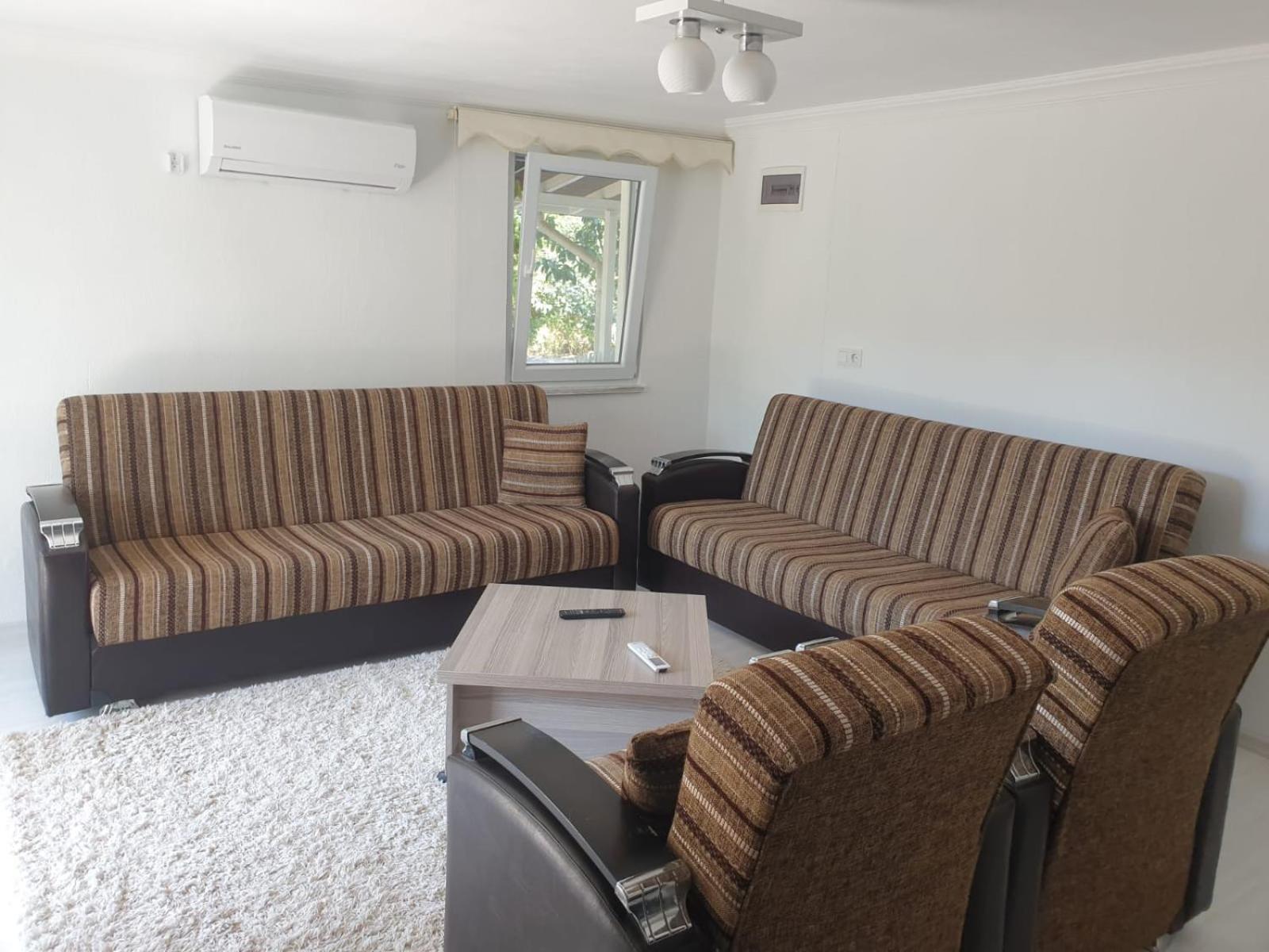 One-Bedroom House photo 3