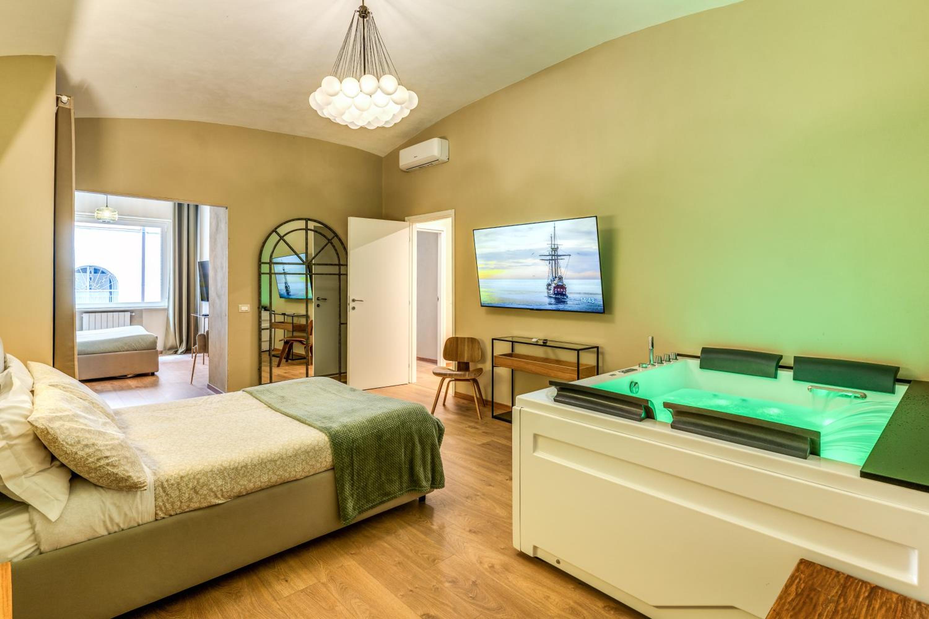 Deluxe Apartment