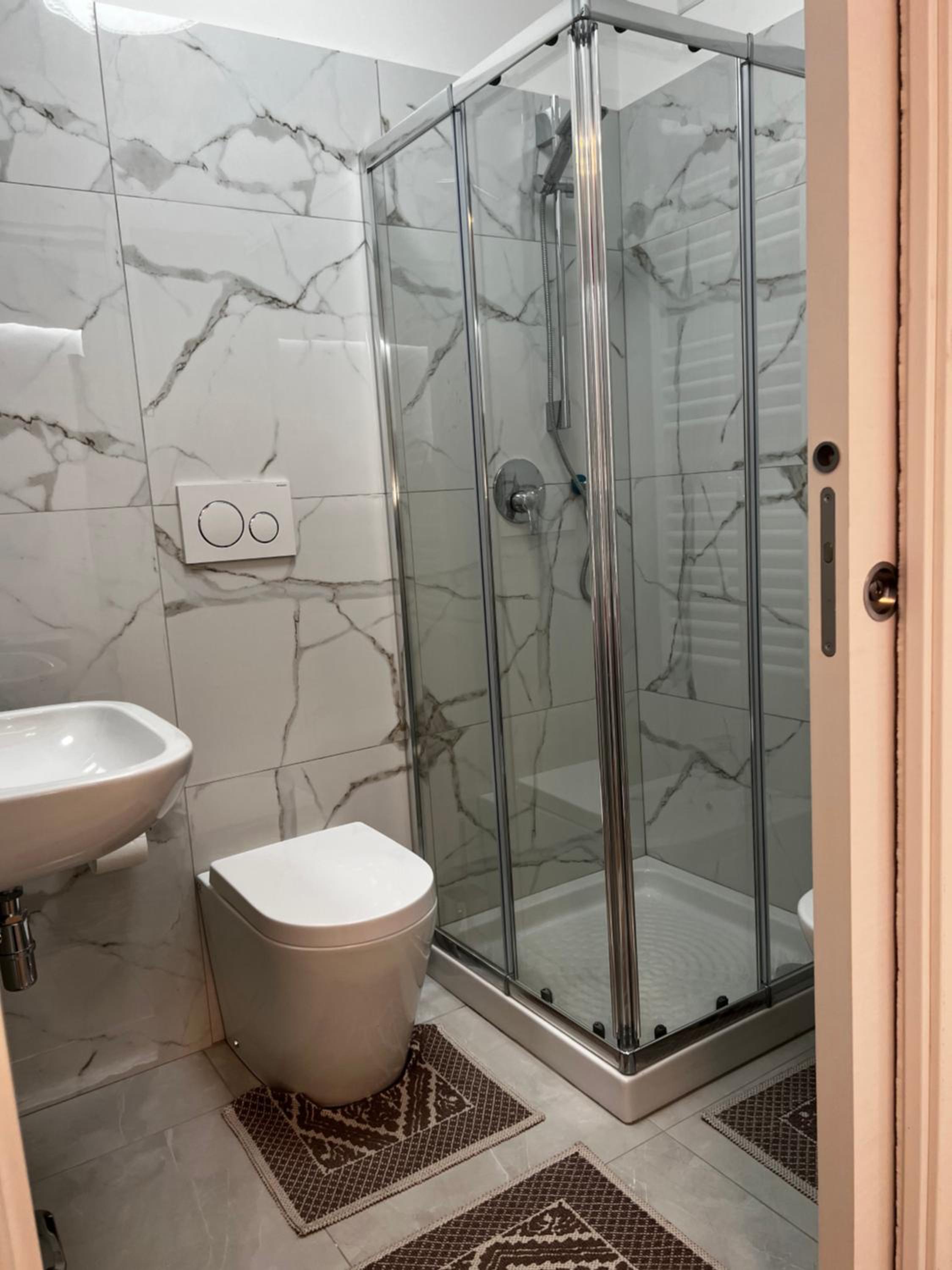 Deluxe Double Room with Balcony photo 3