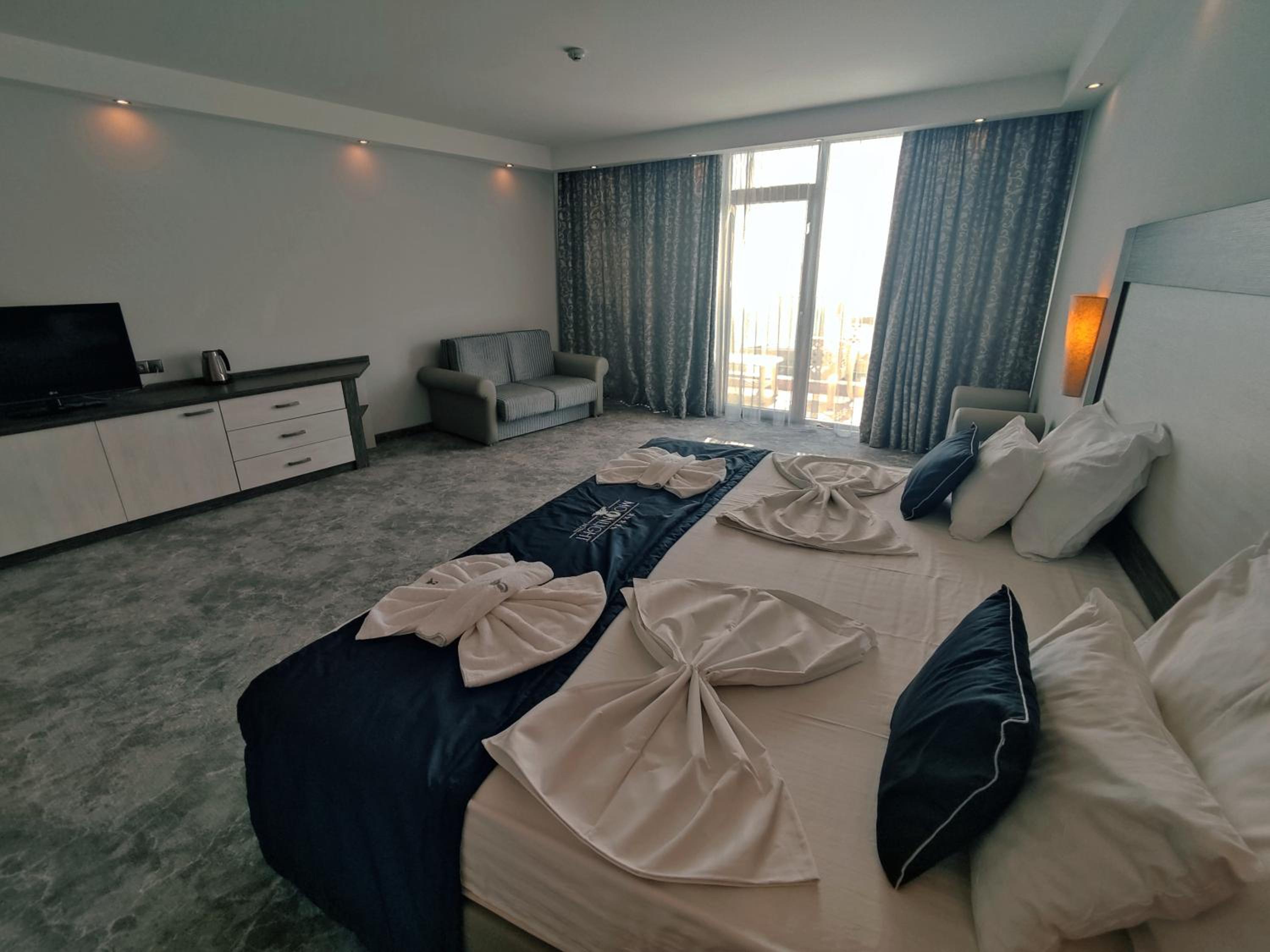 Junior Suite Sea View (2 Adults + 2 Children) - Photo 9
