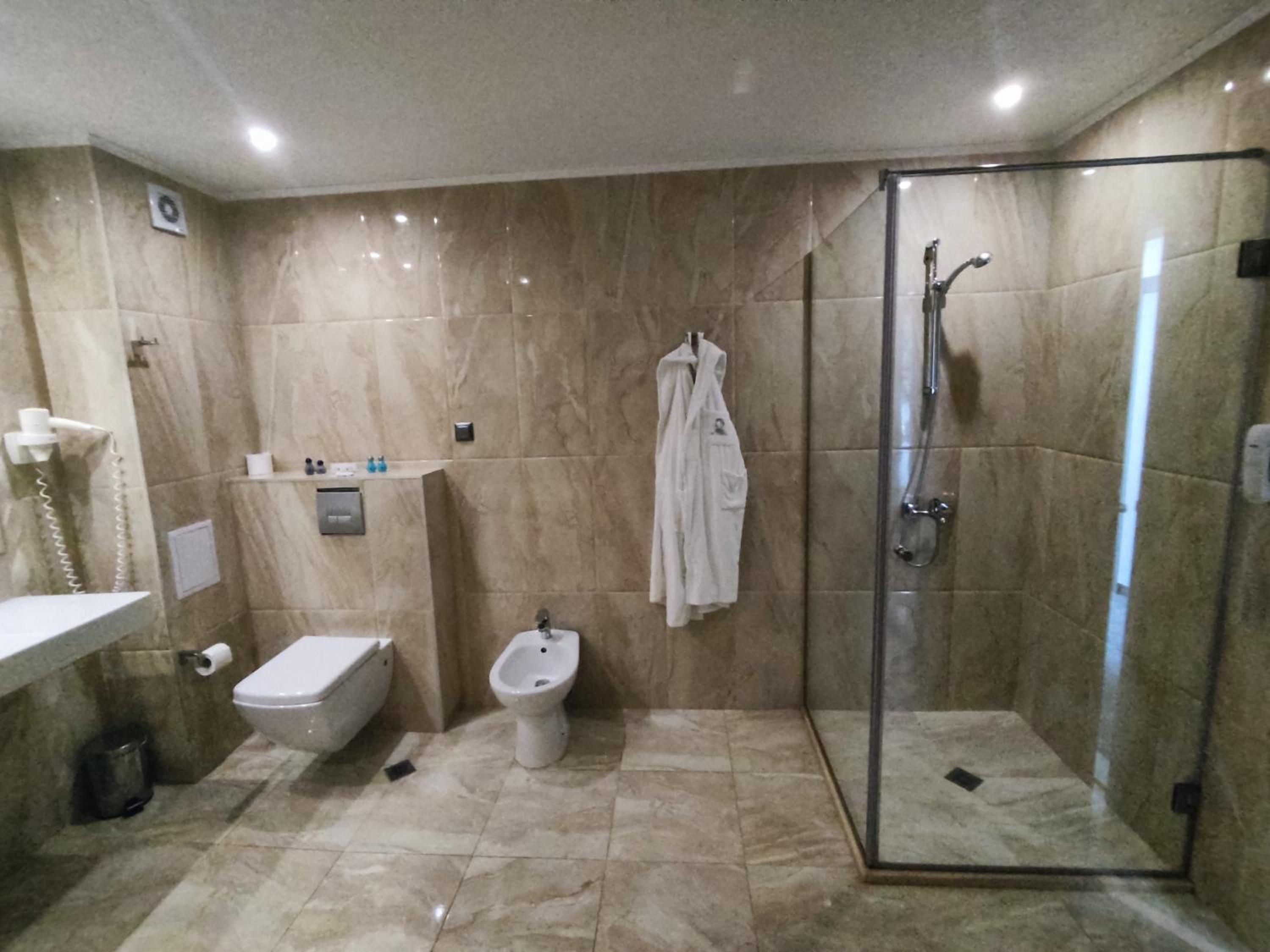 Junior Suite Sea View (2 Adults + 2 Children) - Photo 3