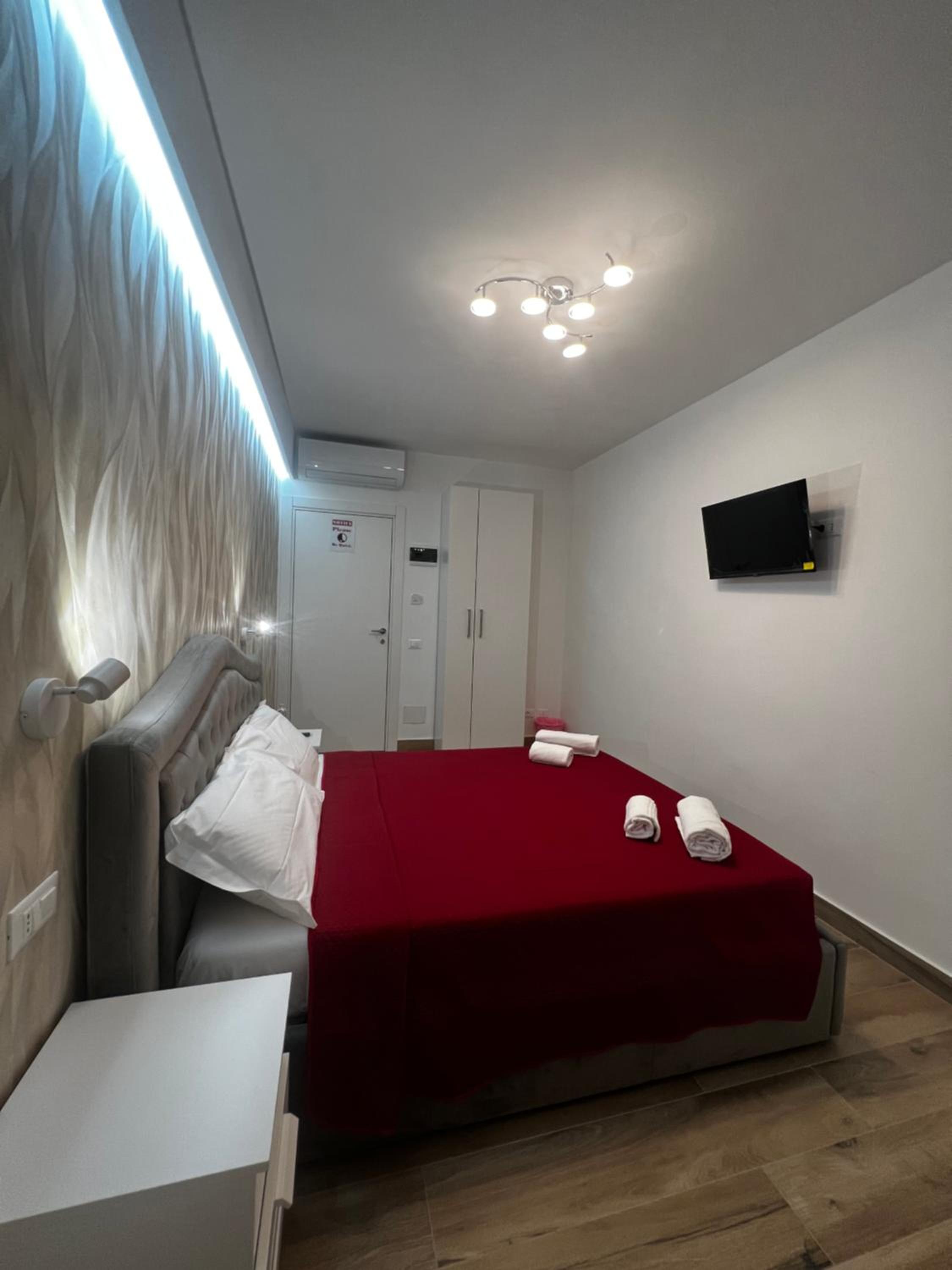 King Room with Balcony photo 1