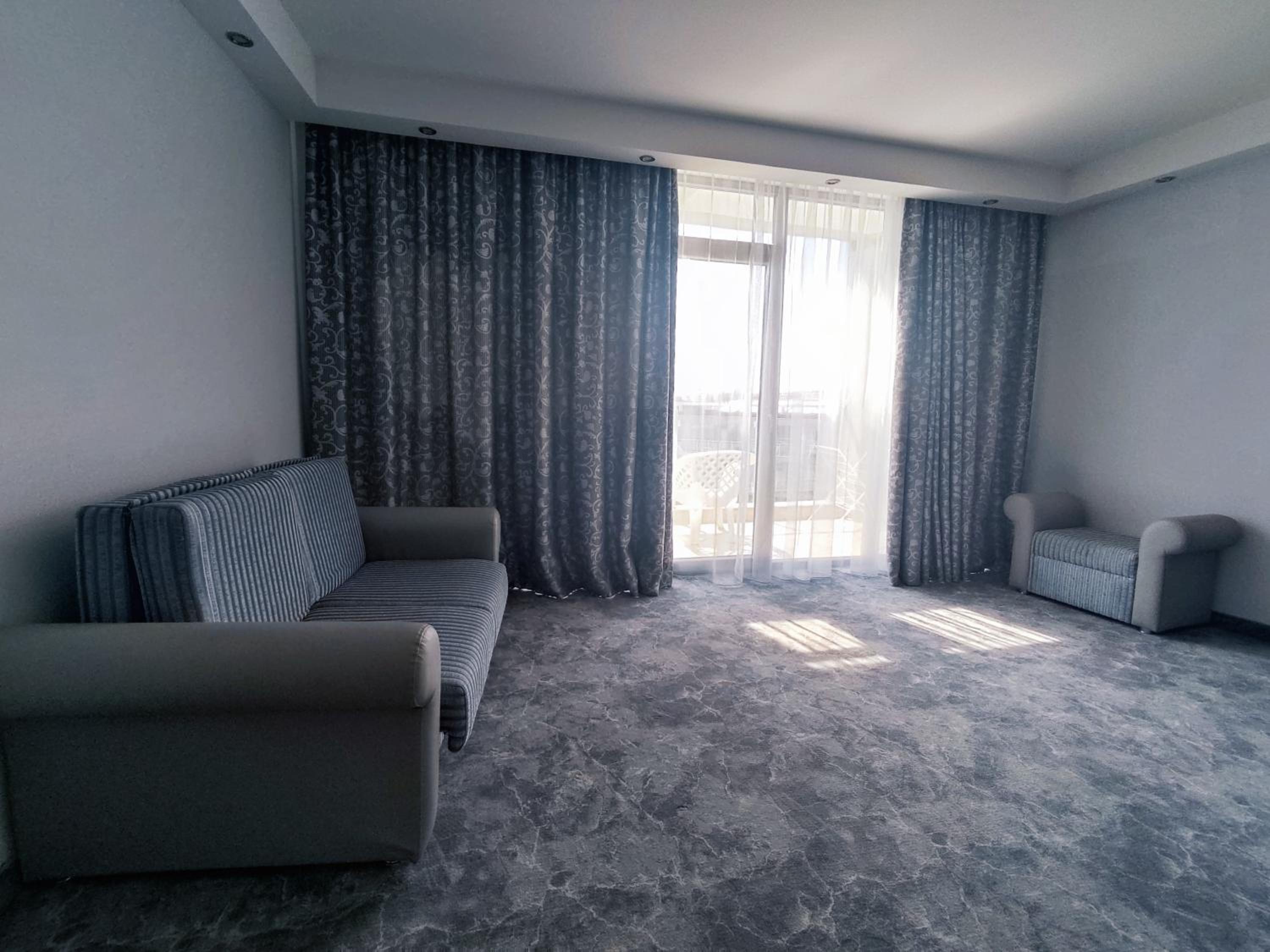 Junior Suite Sea View (2 Adults + 2 Children) - Photo 6