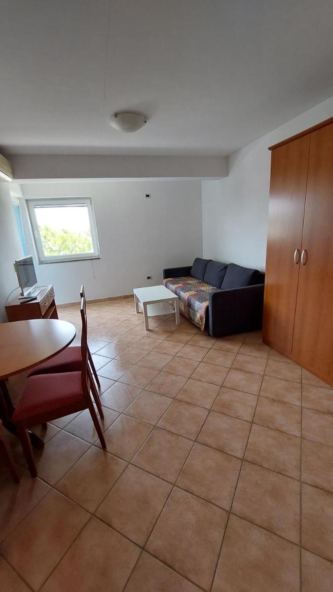 Apartment with Sea View - Photo 27