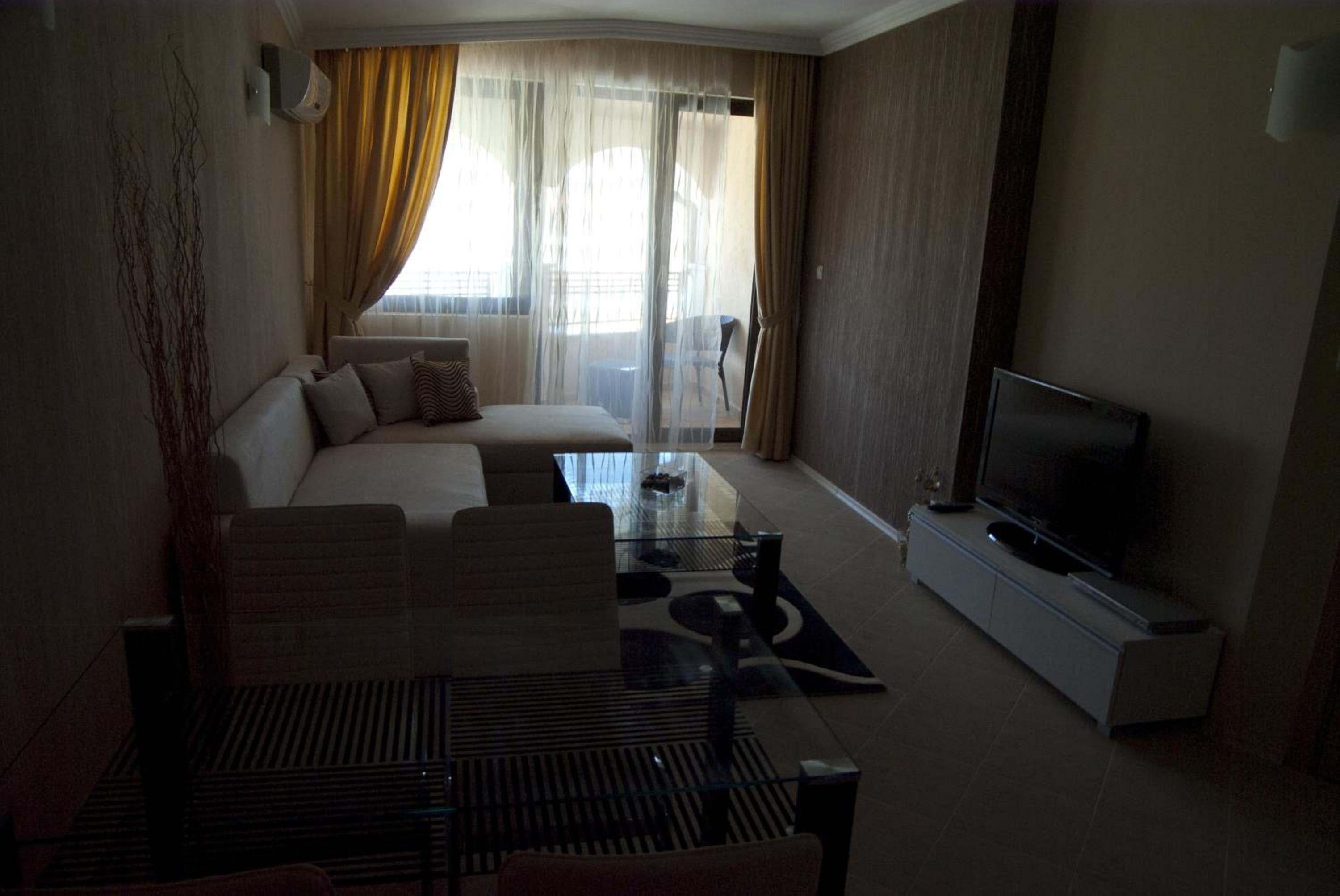 One-Bedroom Apartment (2 Adults + 2 Children) - Free Parking photo 3
