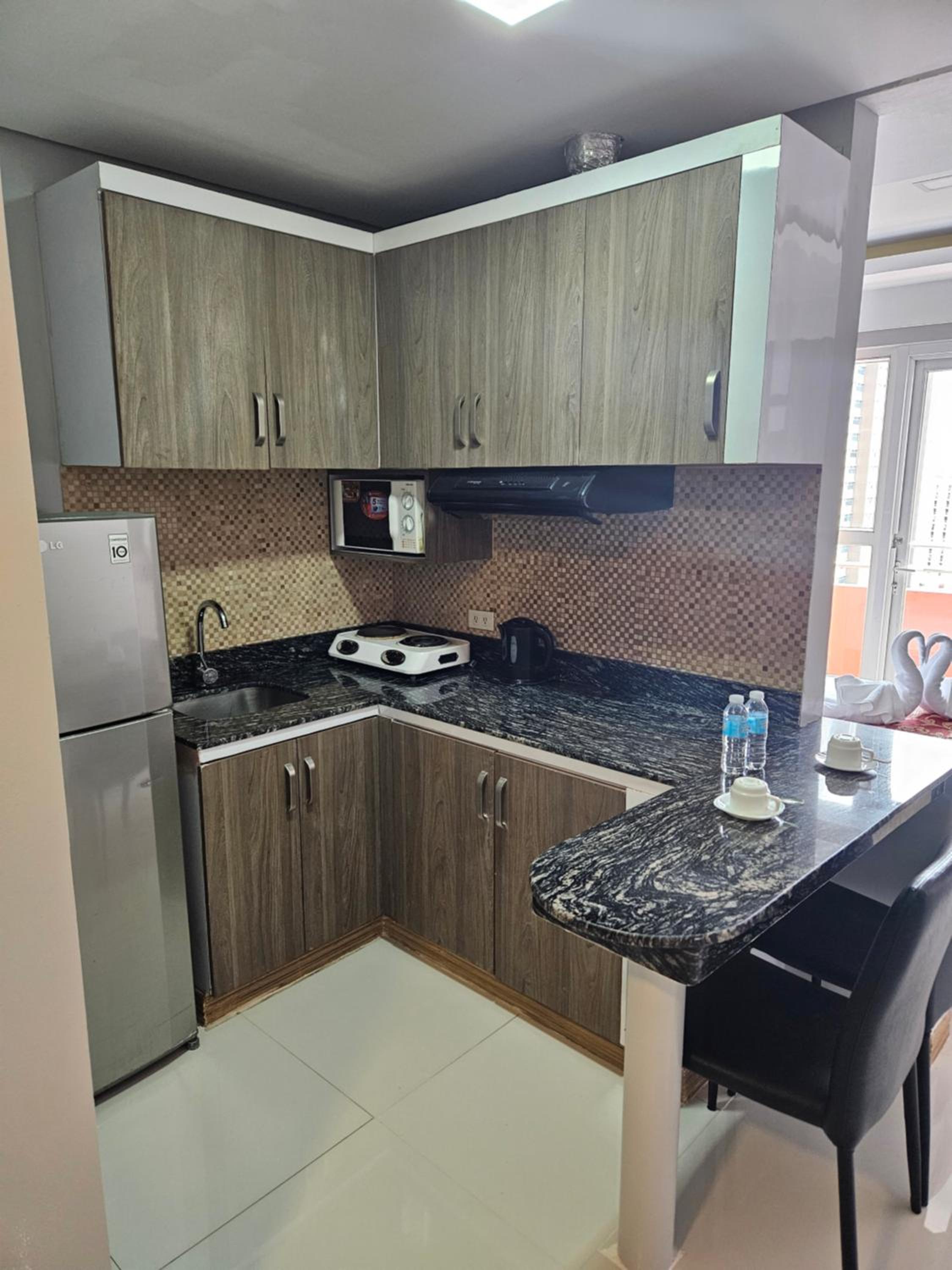 Premier Studio With Kitchen - Photo 5