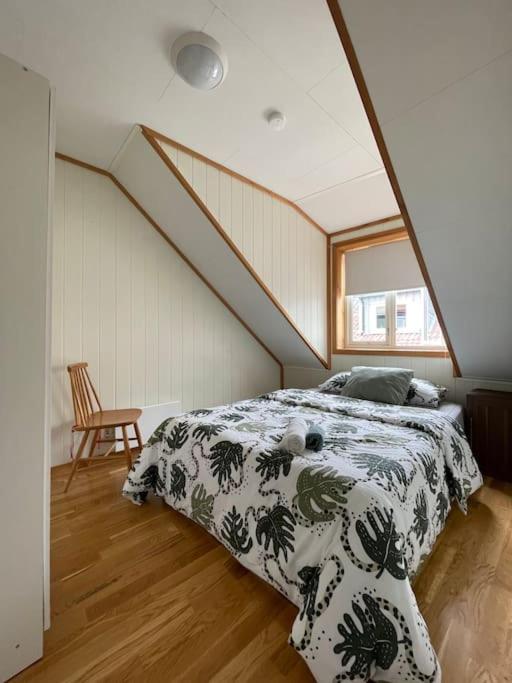 Three-Bedroom Apartment photo 1