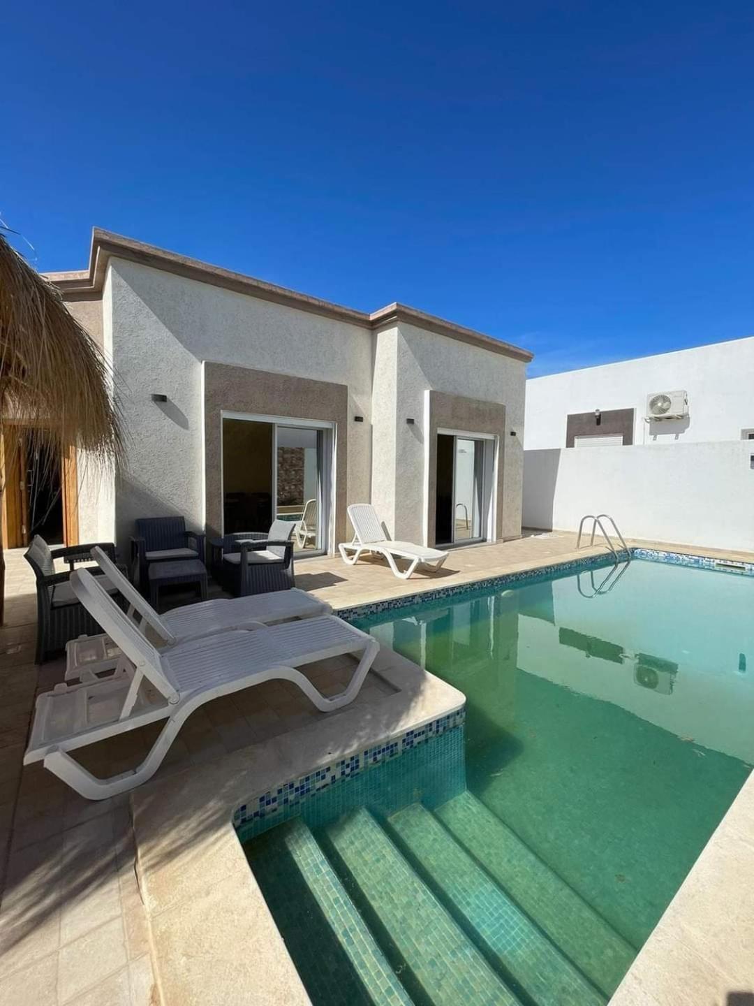 Three-Bedroom Villa photo 2