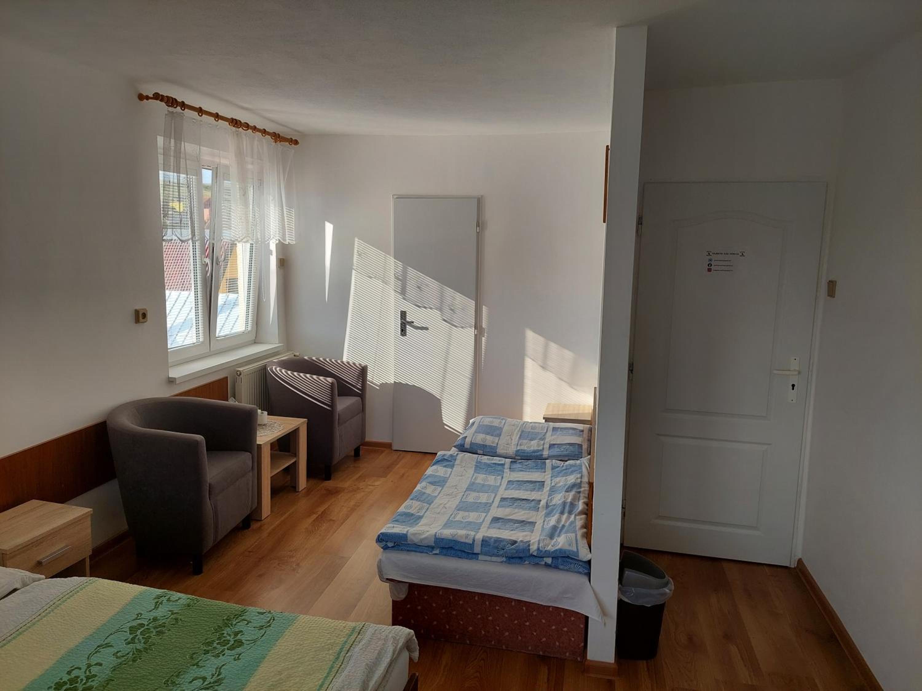 Triple Room - Photo 10