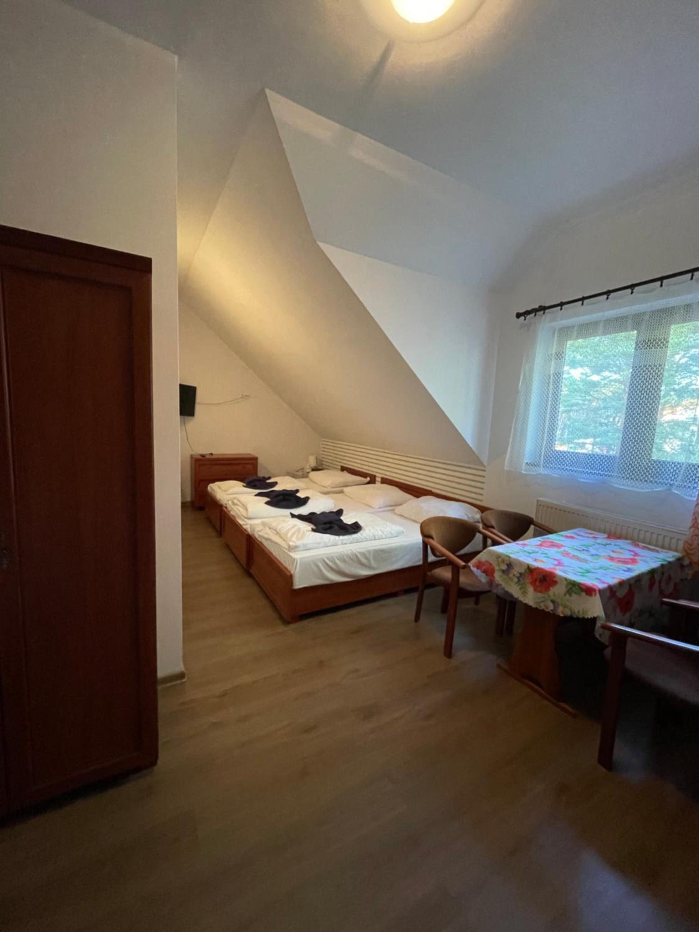 Quadruple Room - Photo 1