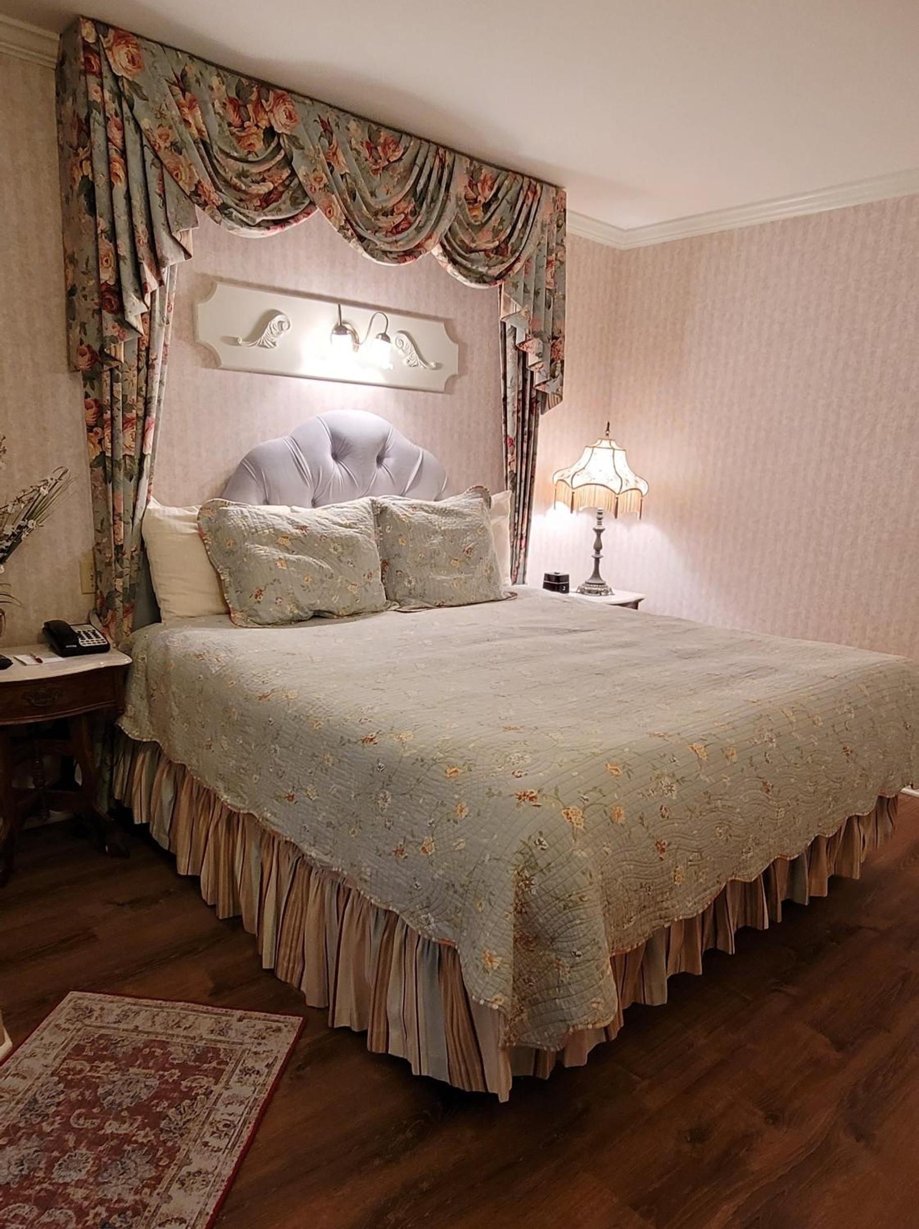 Ocean View Deluxe with King Bed, Partial View