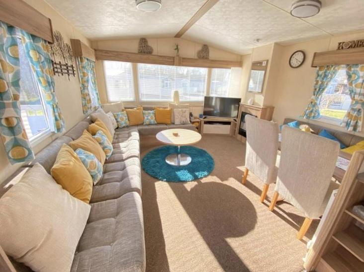 Three-Bedroom House photo 2