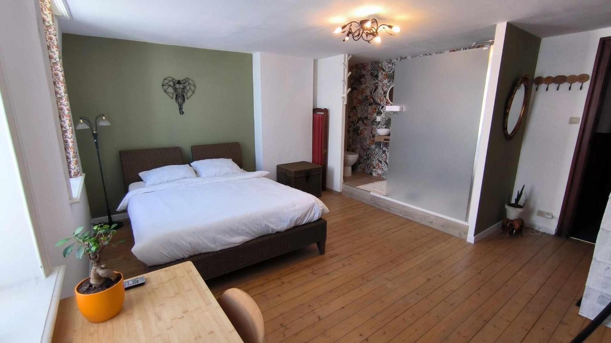 Double Room with Private Bathroom