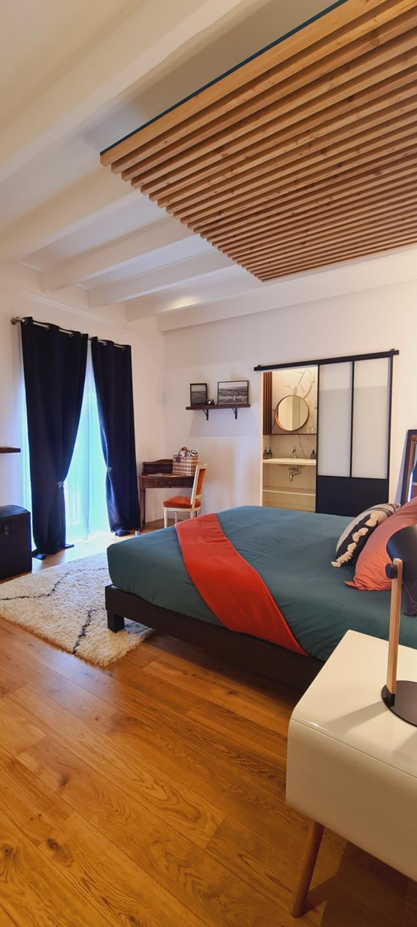 Deluxe King Room photo 2