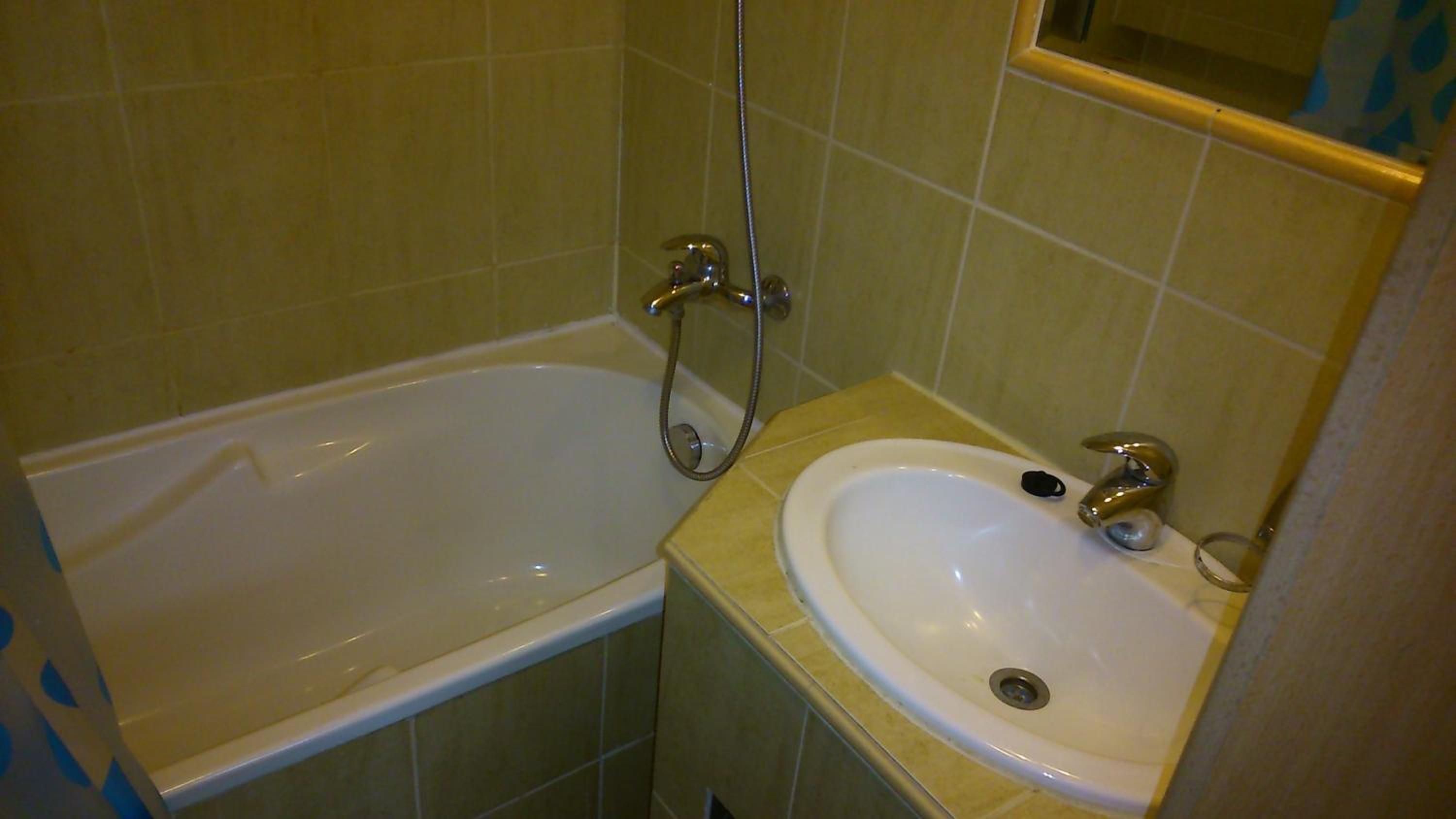 Apartment with Balcony - Photo 2