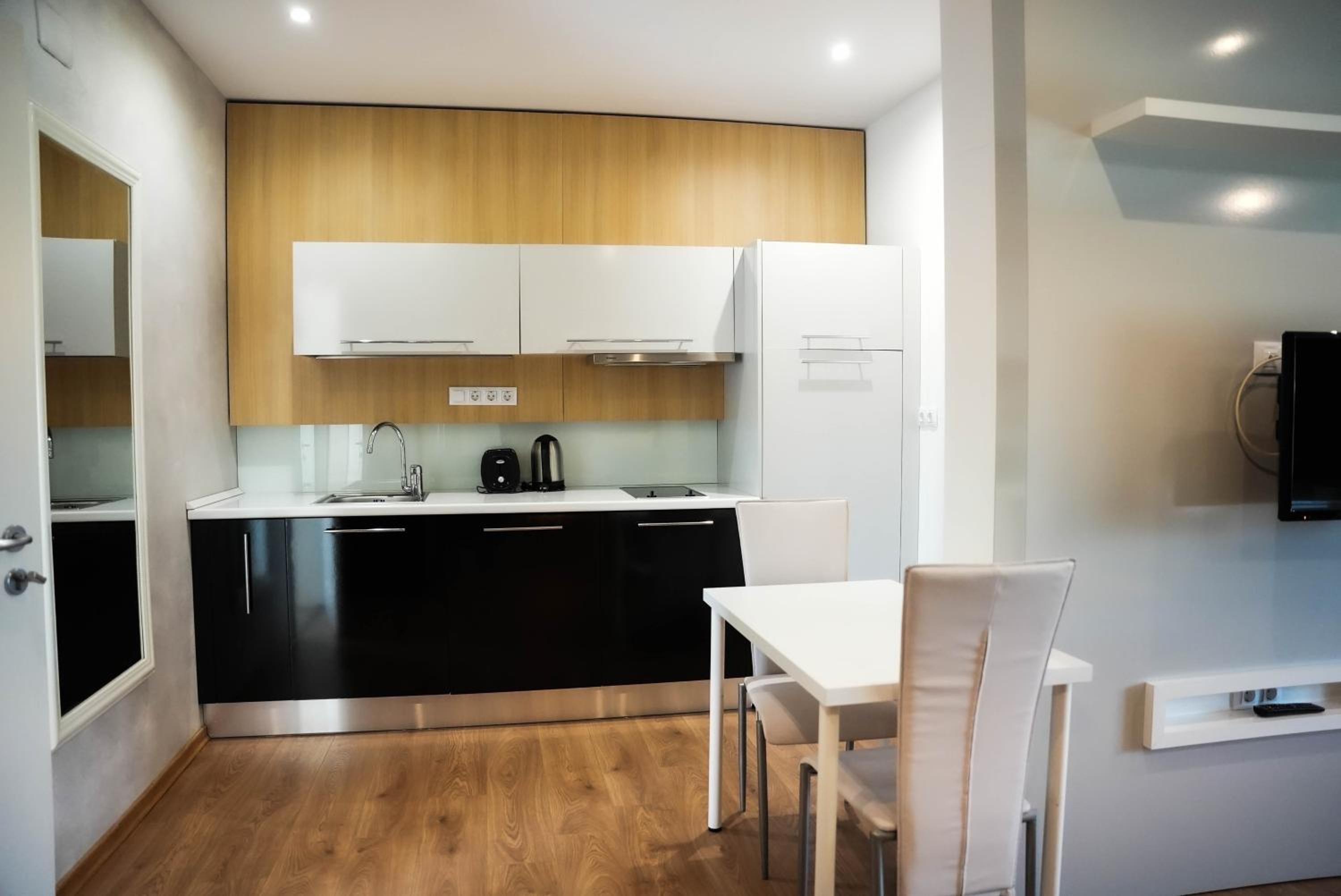 Studio Apartment - Photo 6