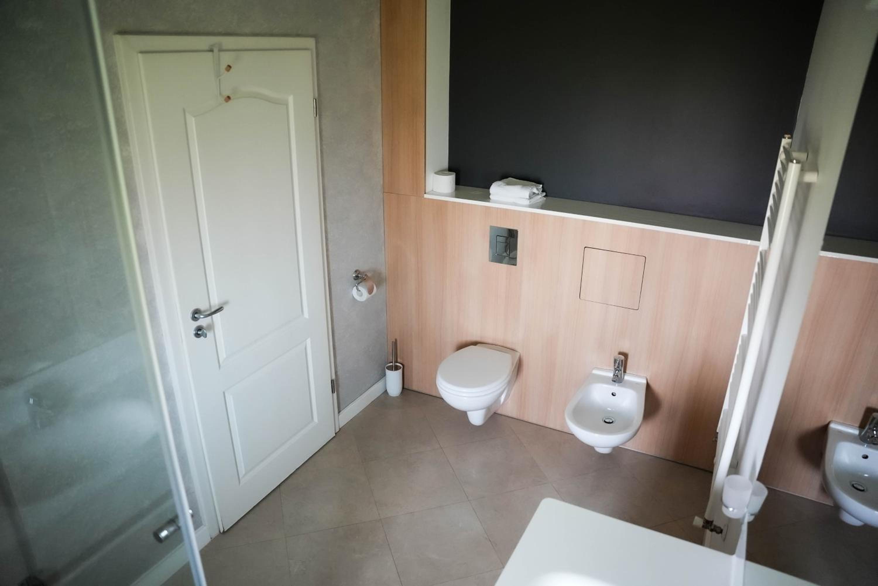 Studio Apartment - Photo 3