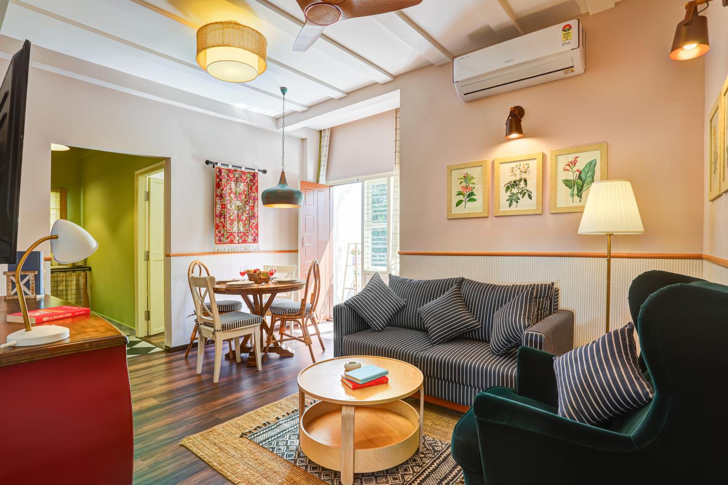 Apartment with View and Balcony photo 1