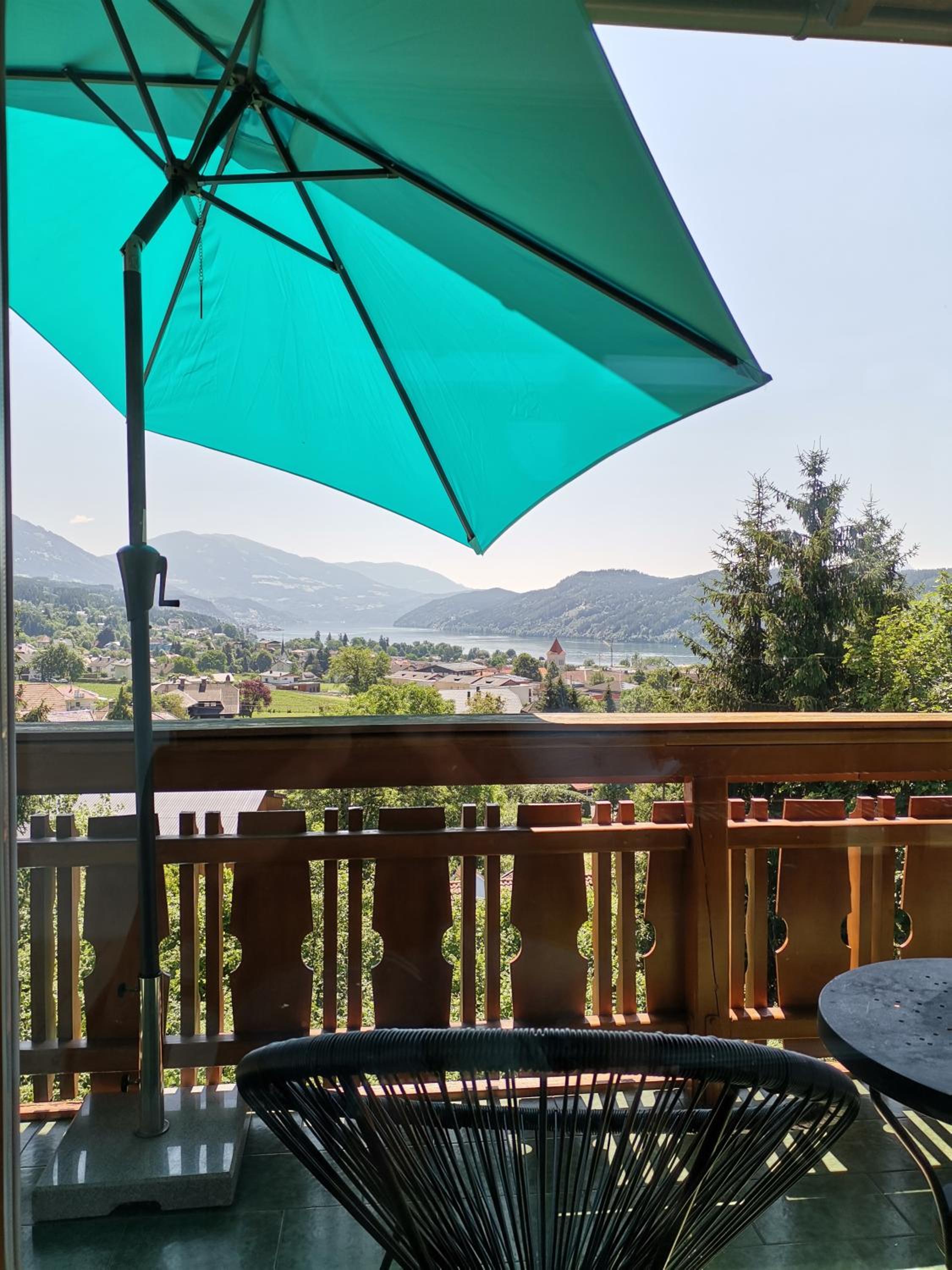 Apartment with Lake View photo 2