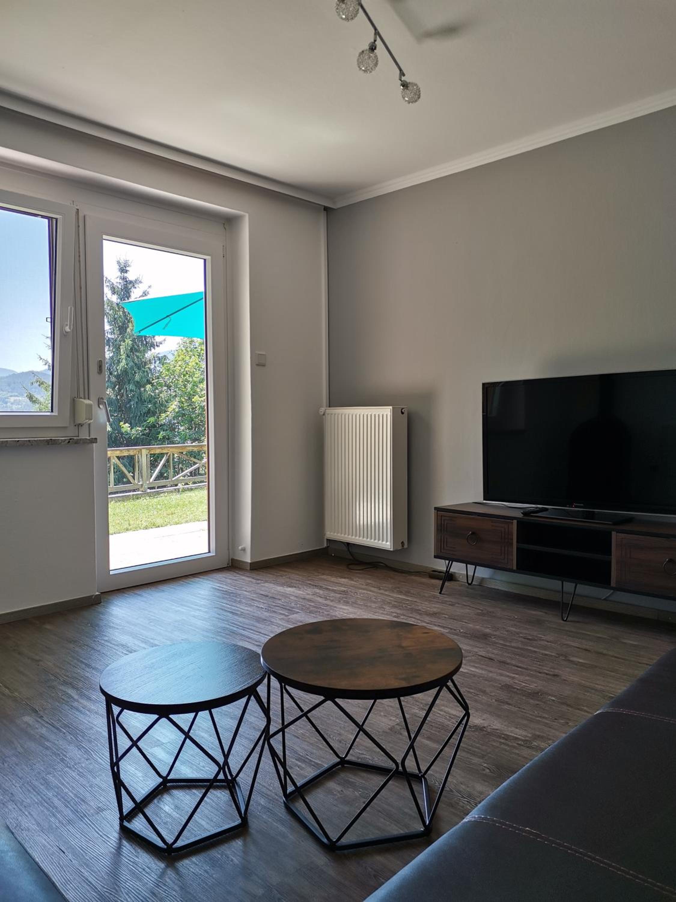 Apartment with Garden and Lake View photo 3