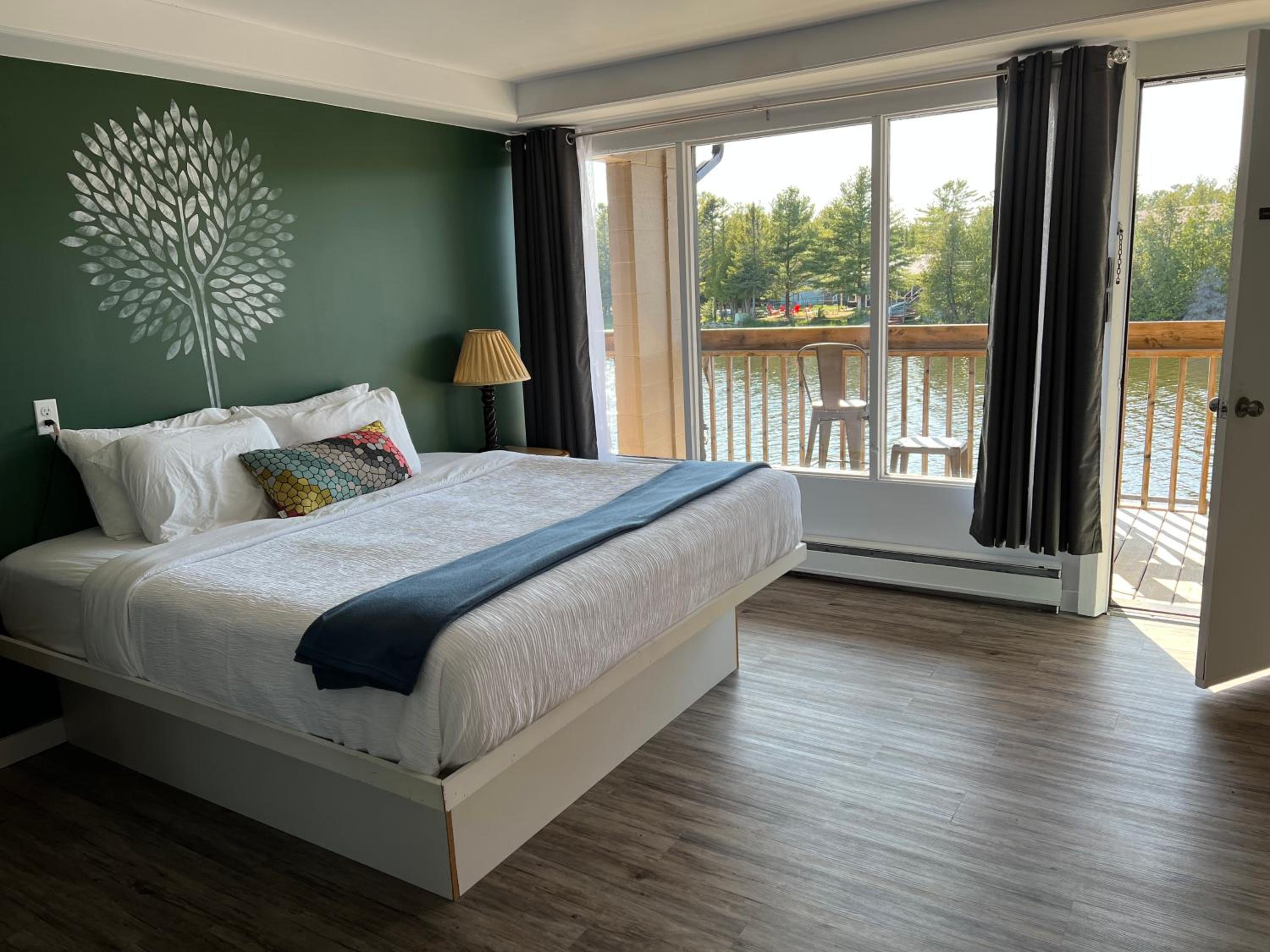 King Room with Balcony photo 1