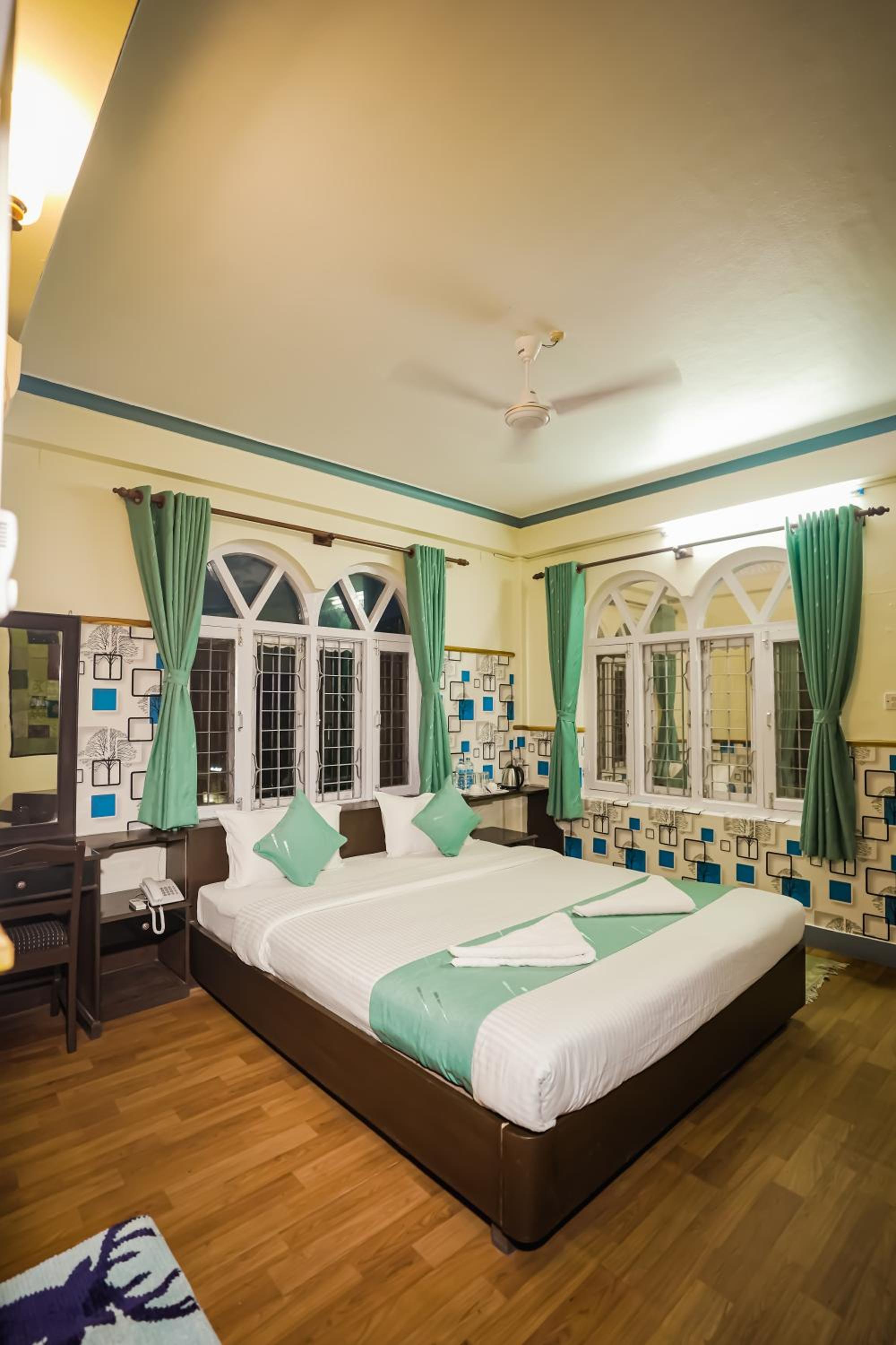 Standard Double or Twin Room - Photo 3