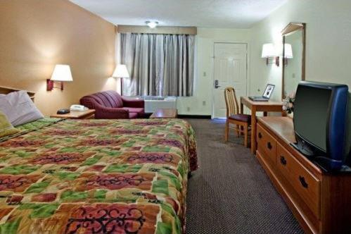 Standard King Room - Non Smoking photo 3